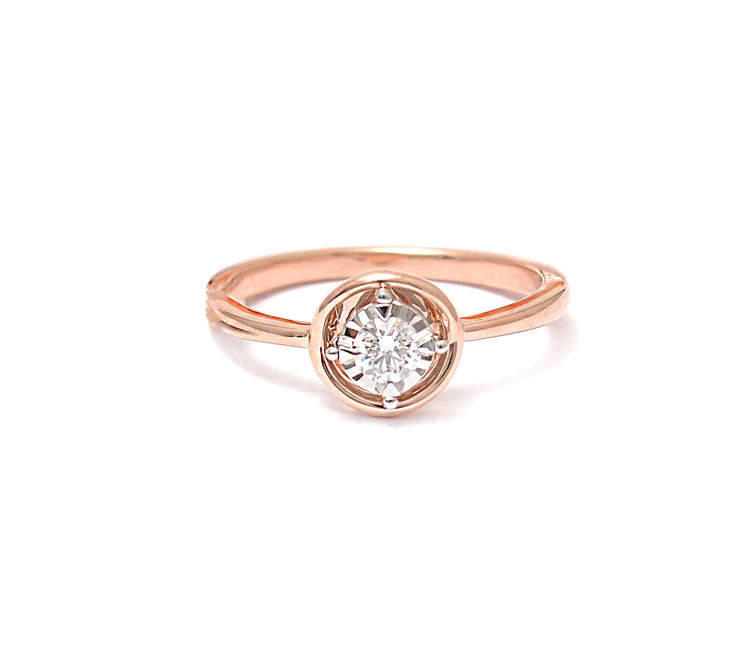 Gold ring with diamond