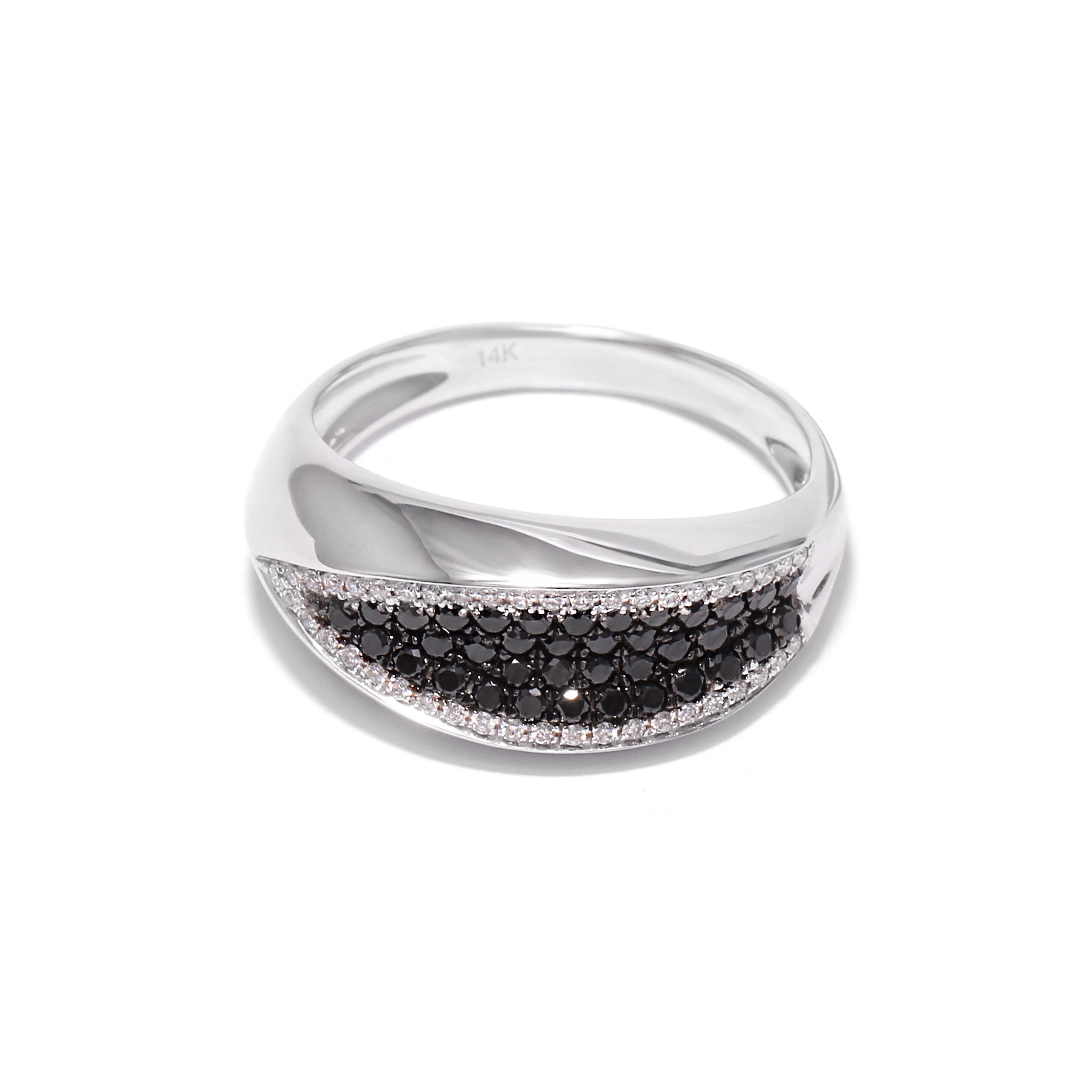 White gold ring with black and colourless diamonds
