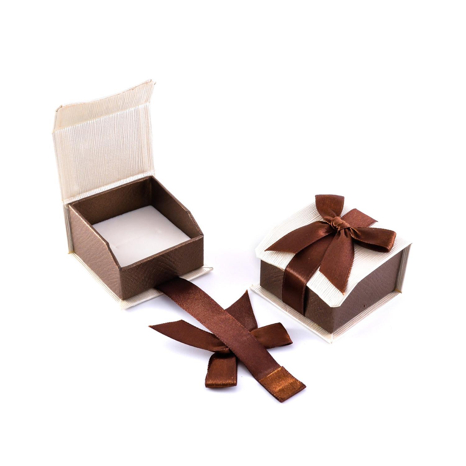 Подарочная коробка