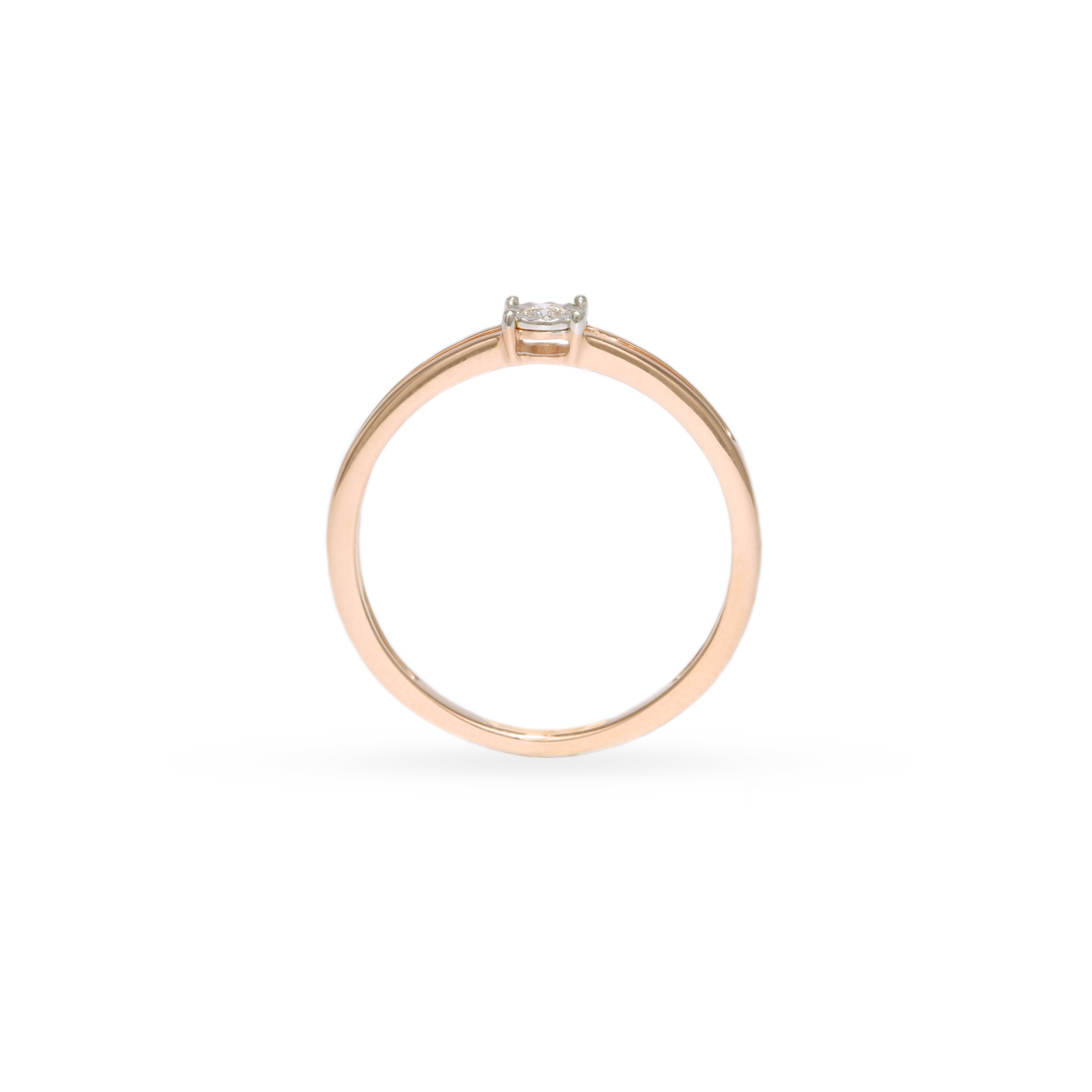 Gold ring with diamond