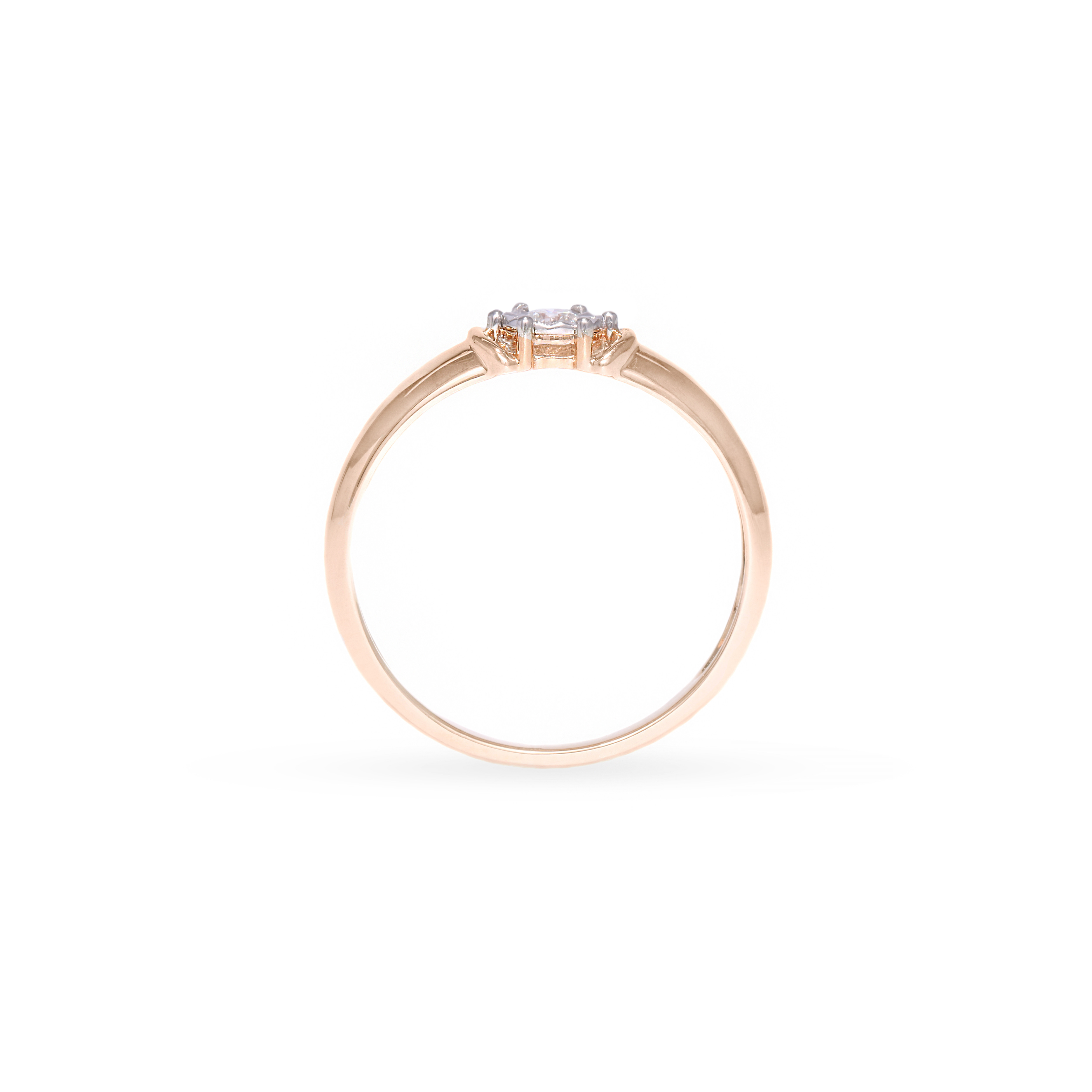 Gold ring with diamond