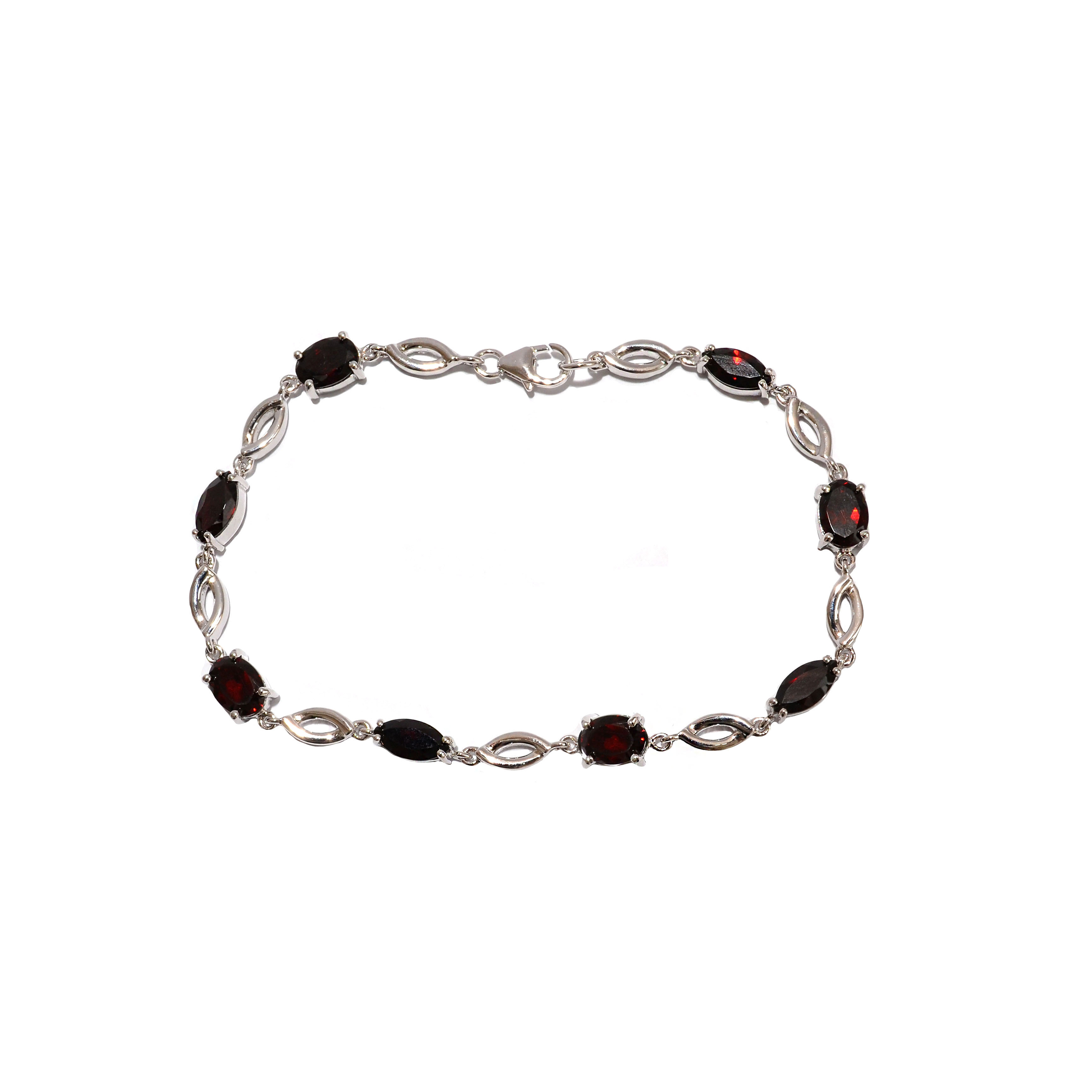 Silver bracelet with garnet