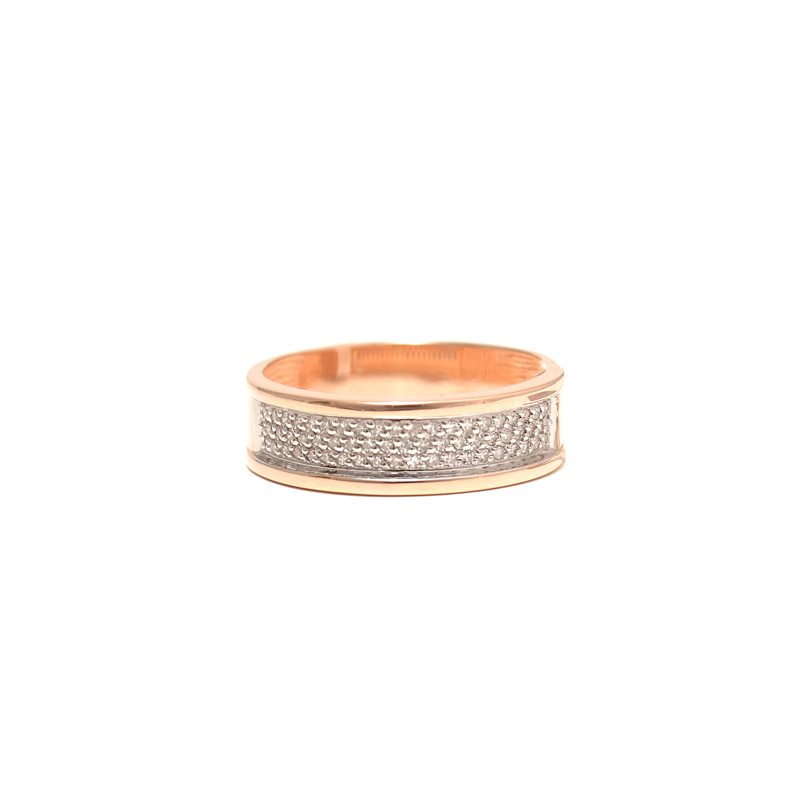 Gold ring with diamonds