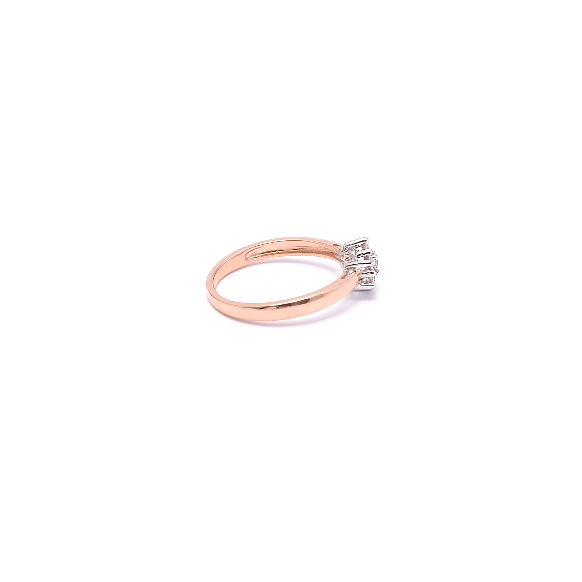 Gold ring with diamonds