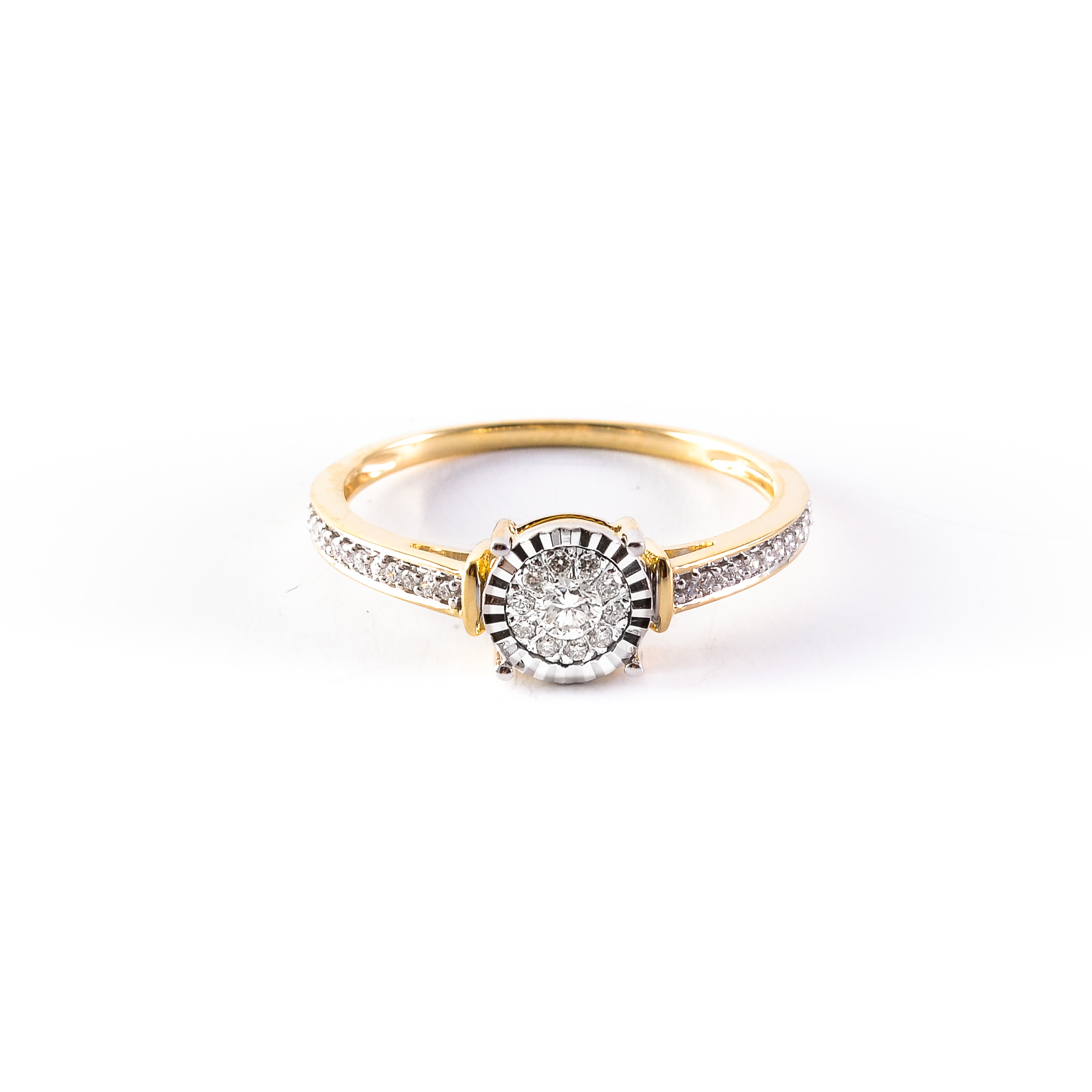 Gold ring with diamonds