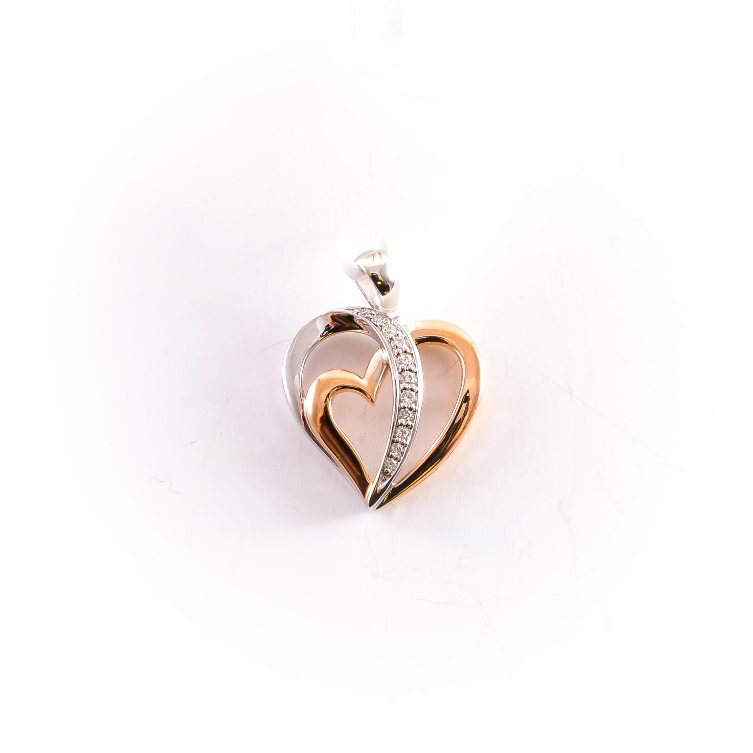 Gold pendant with diamonds