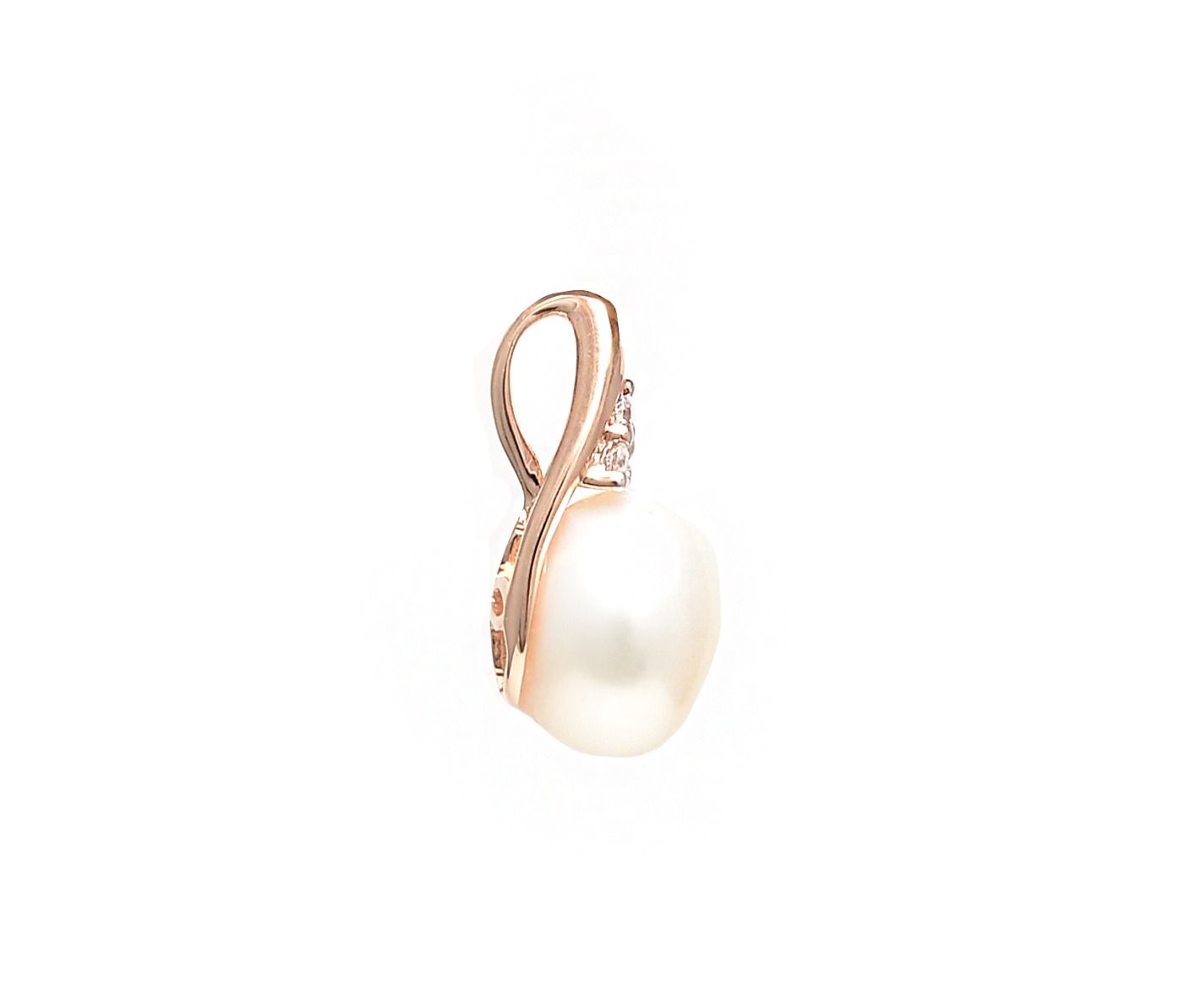 Gold pendant