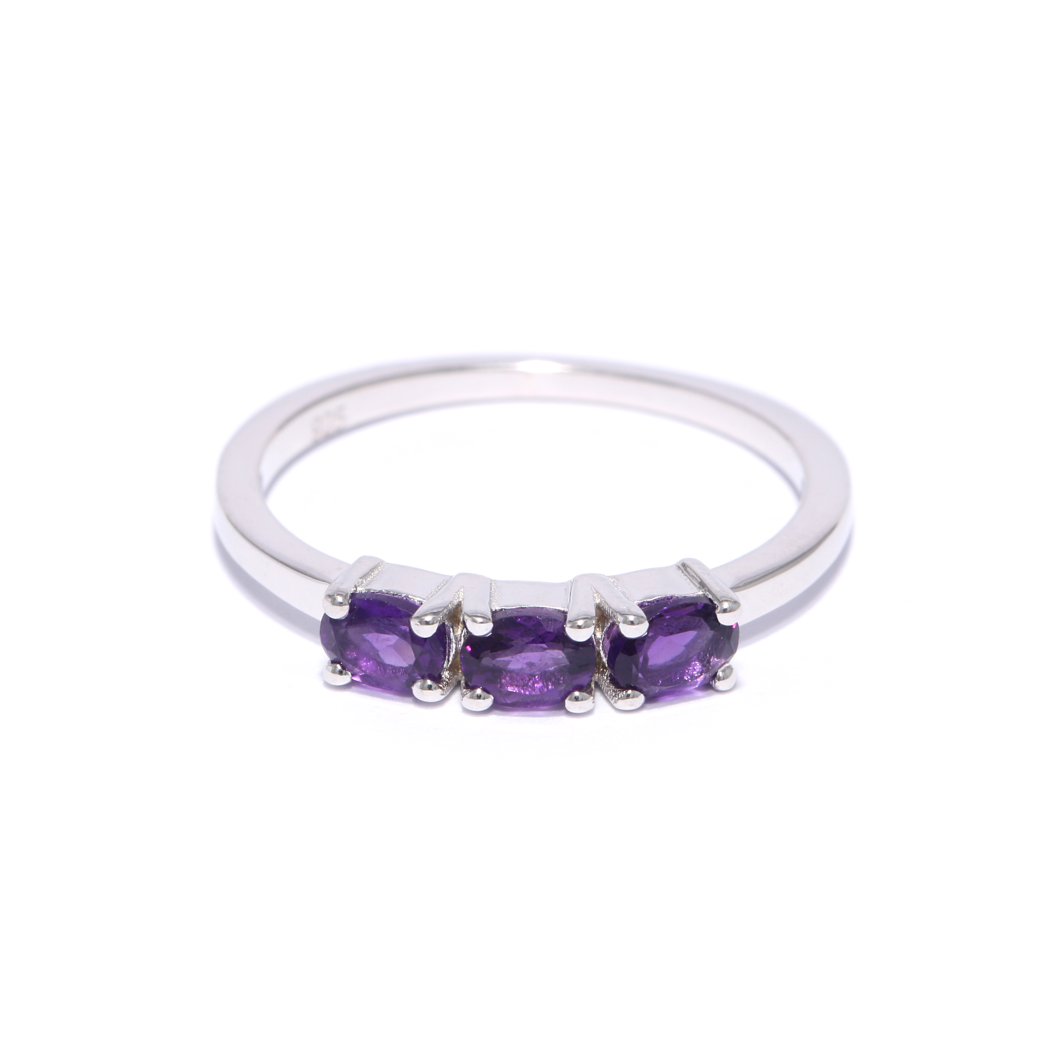Серебряное кольцо с аметистом