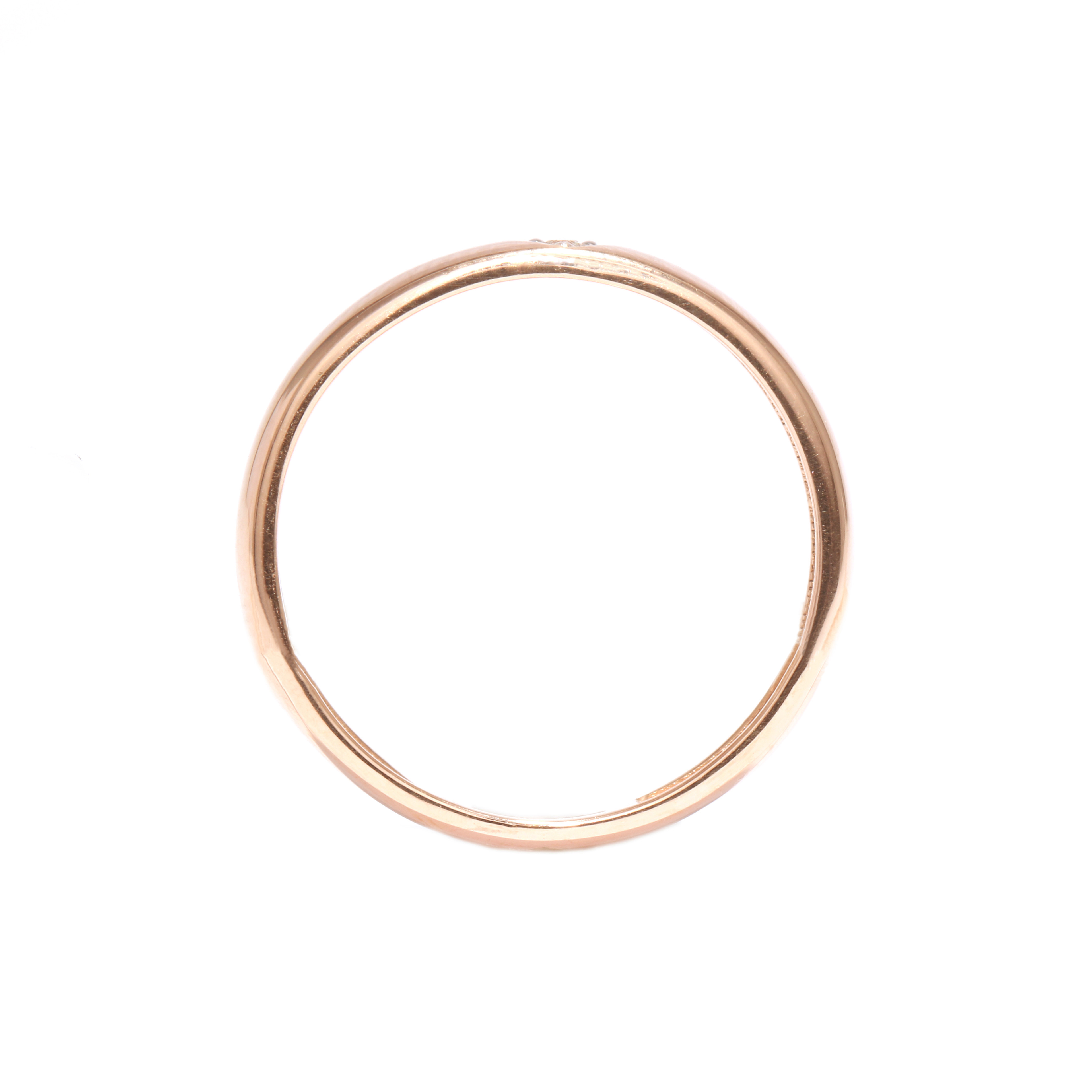 Gold wedding ring with diamond