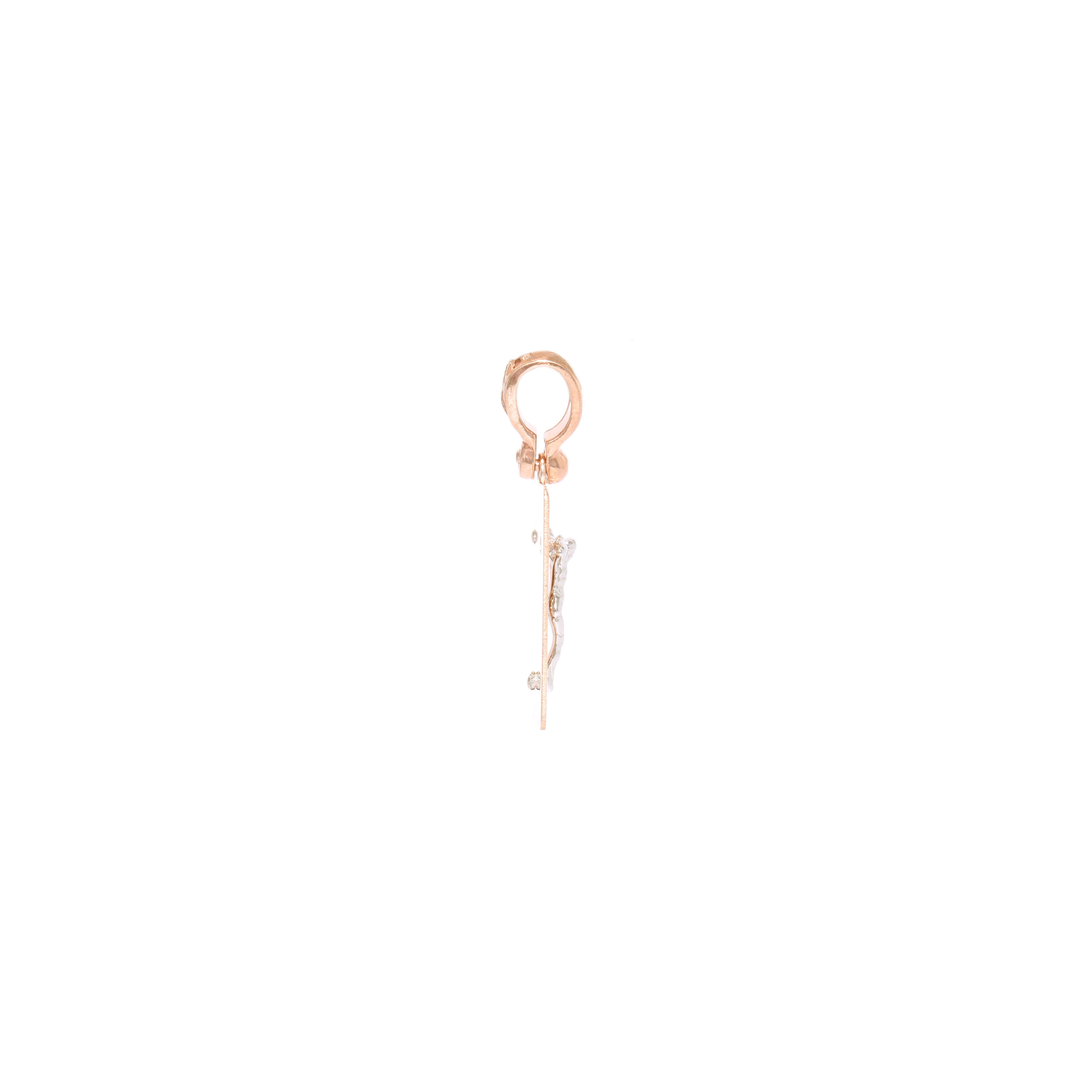 Gold pendant