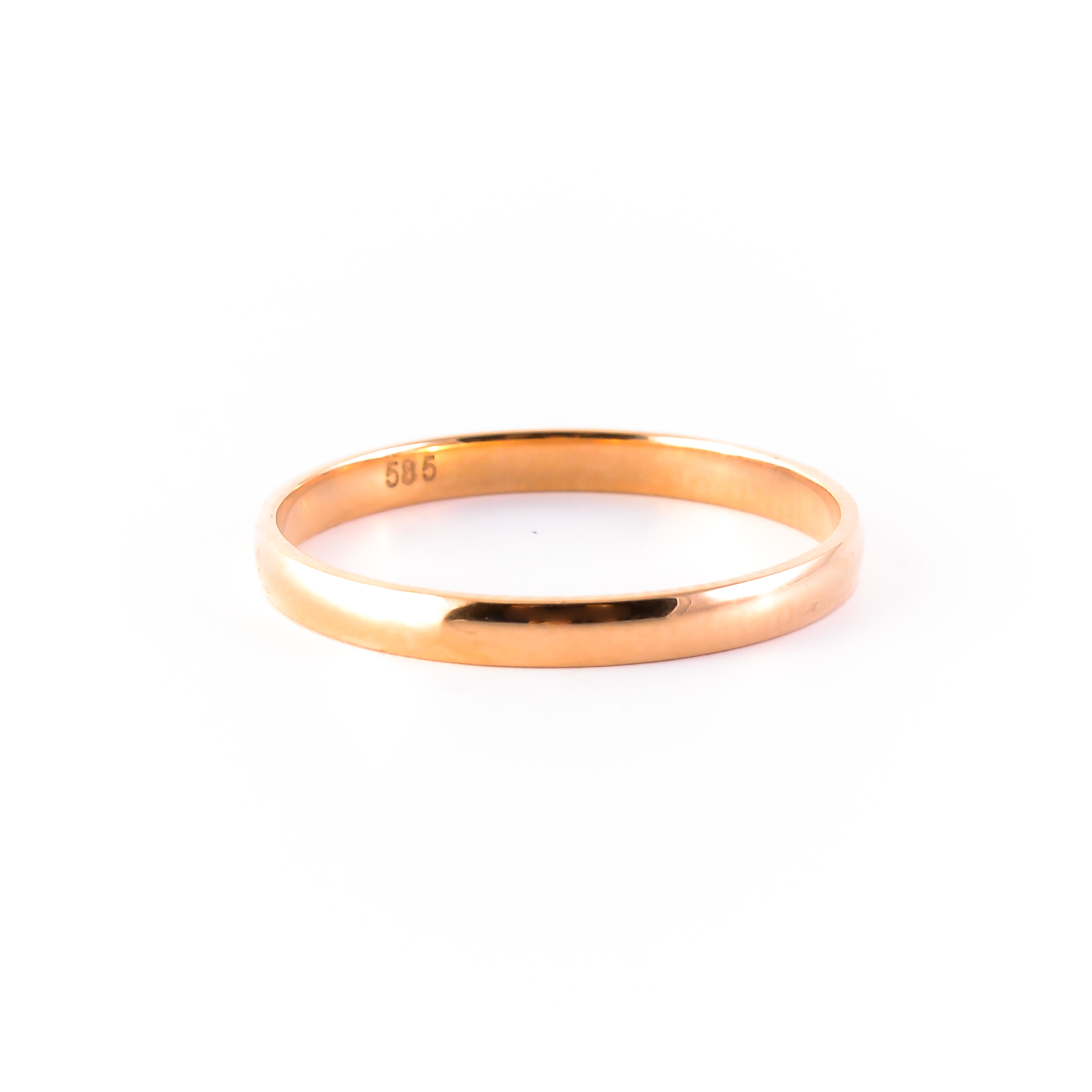 Classic gold wedding ring