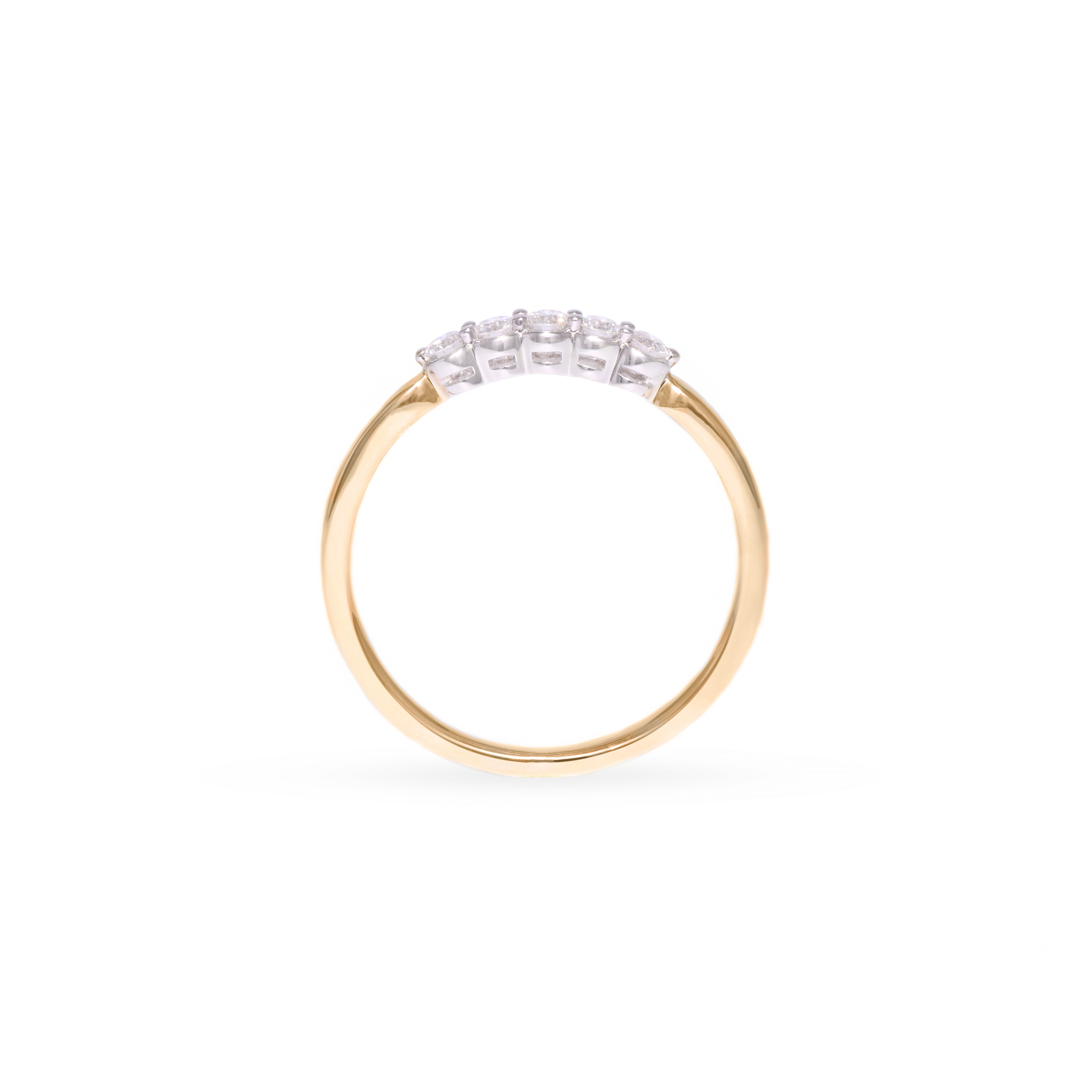 Gold ring with diamonds