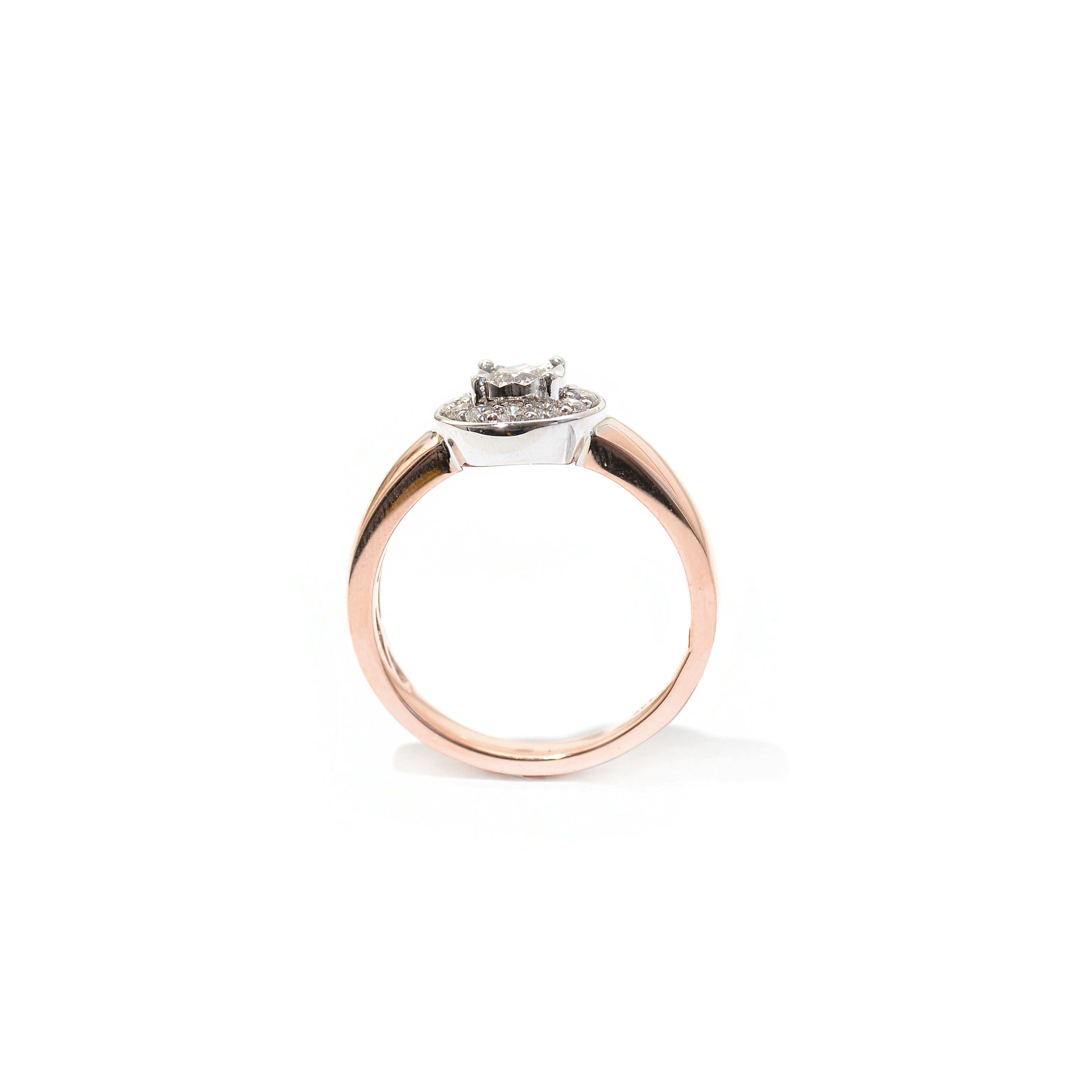 Gold ring with diamonds