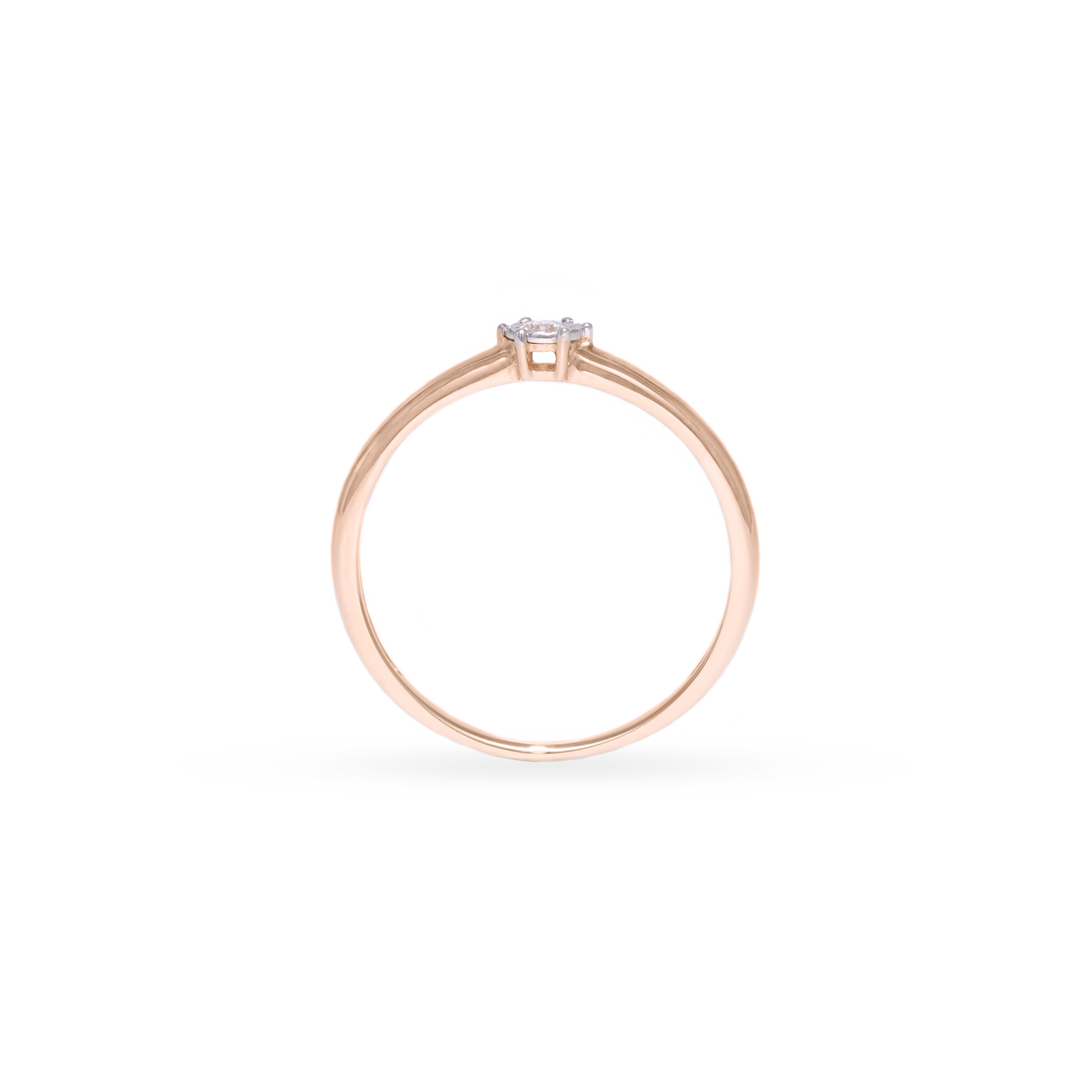 Gold ring with diamond