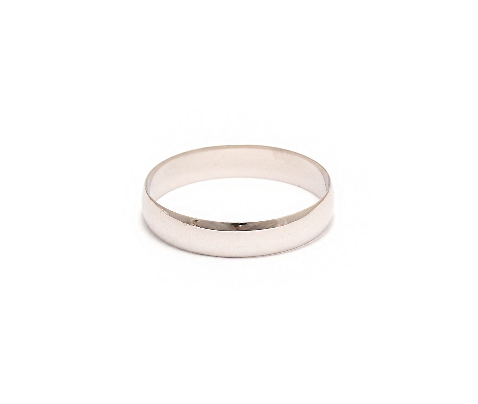 White gold classic wedding ring