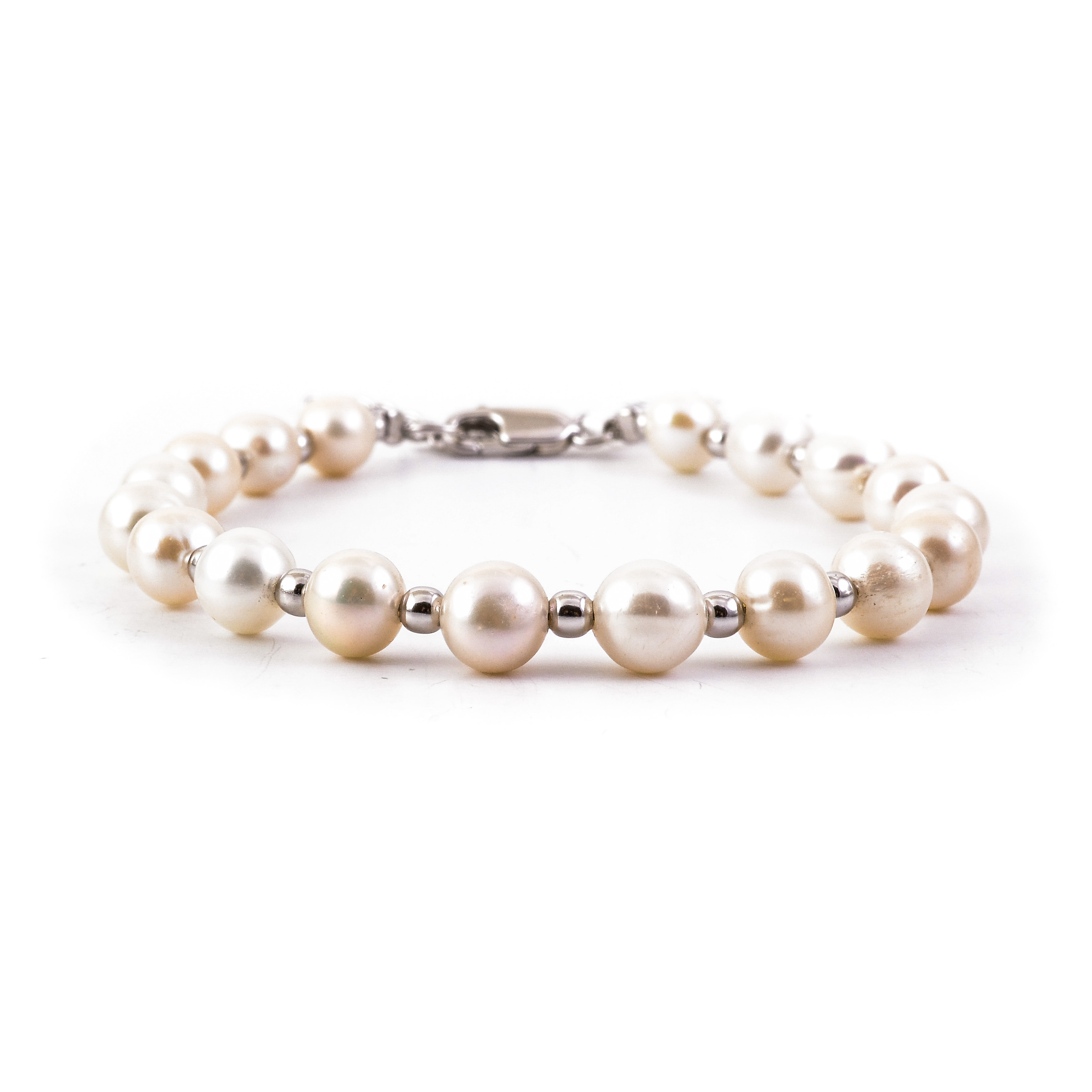 Silver pearl bracelet