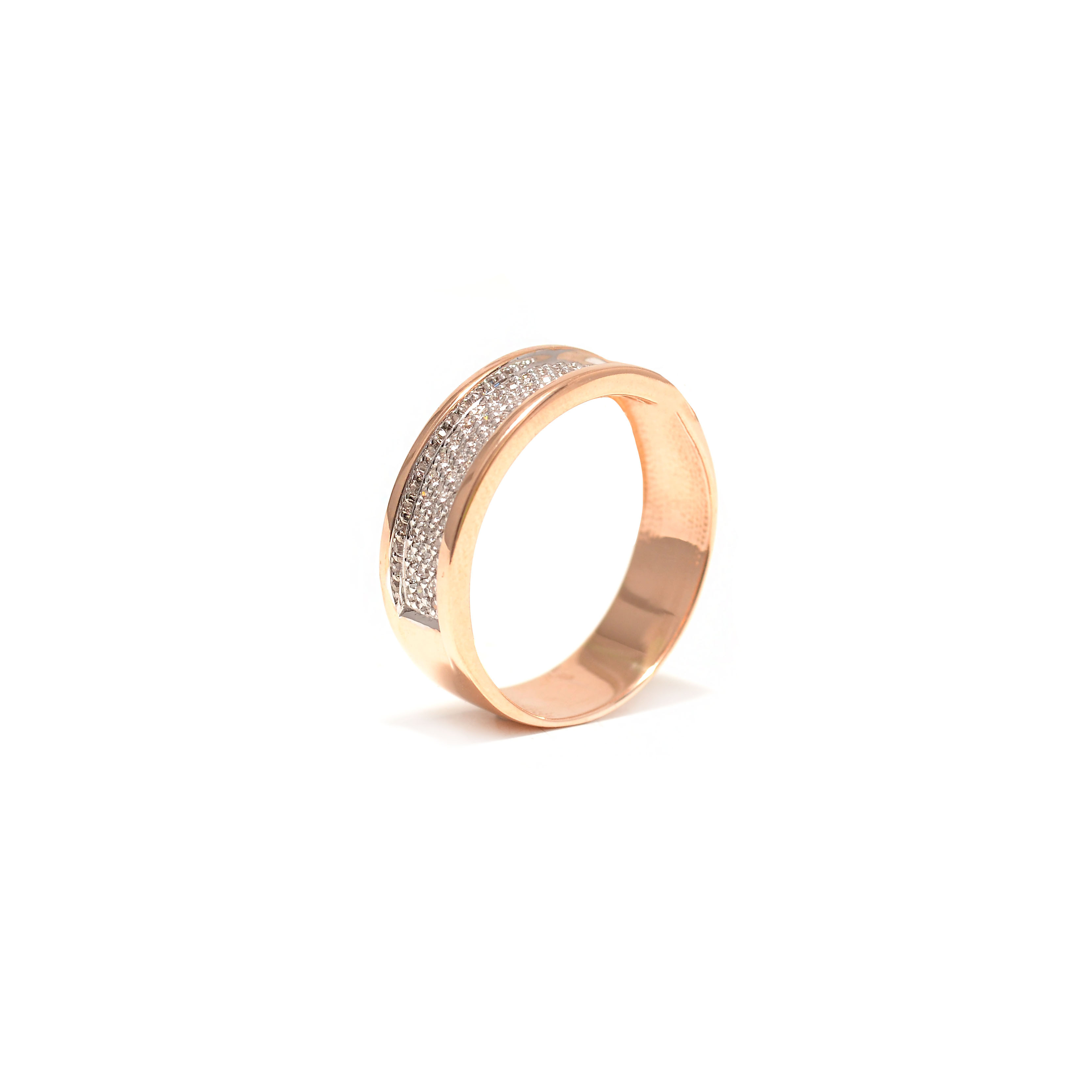 Gold ring with diamonds
