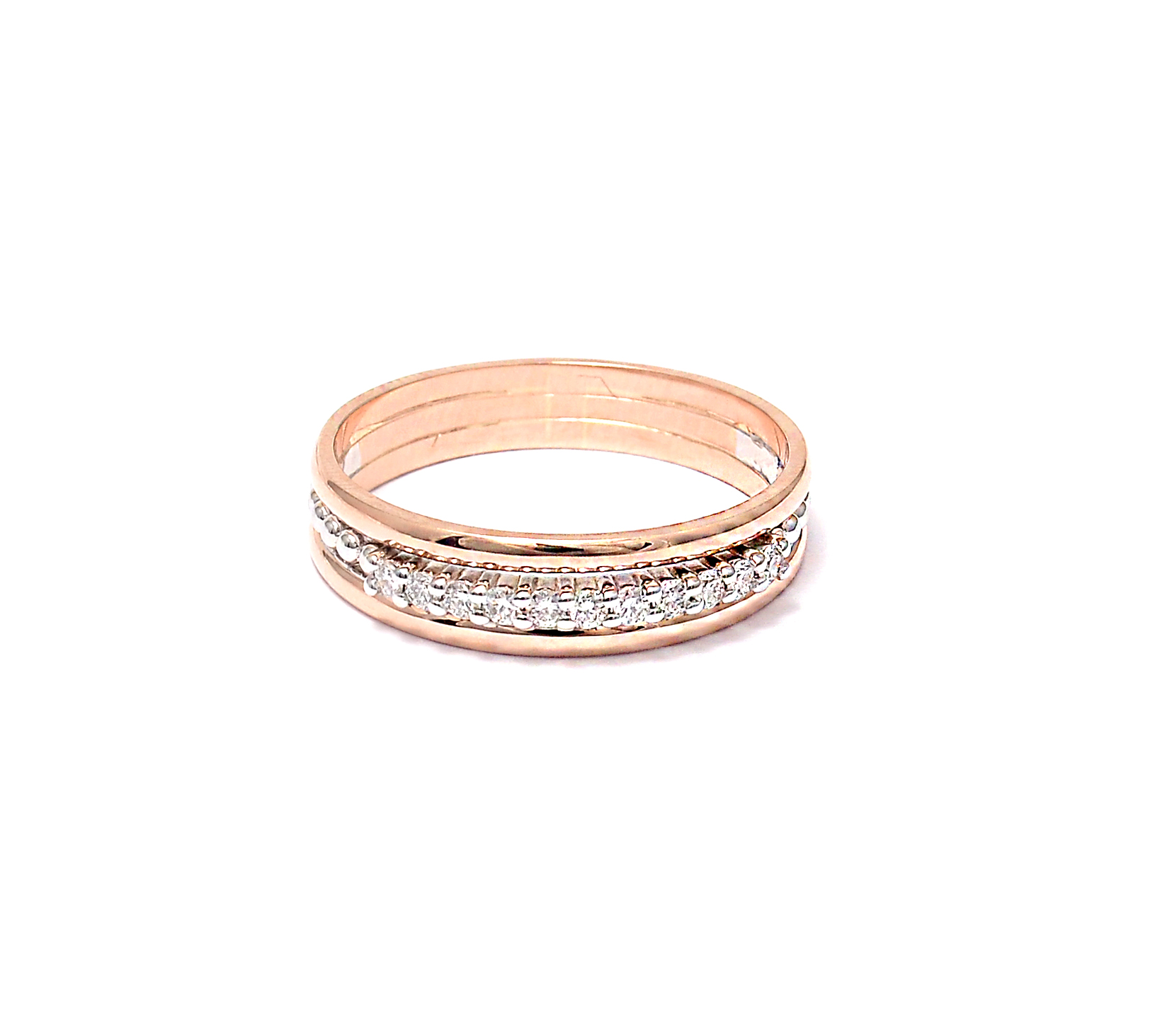 Gold ring with diamonds