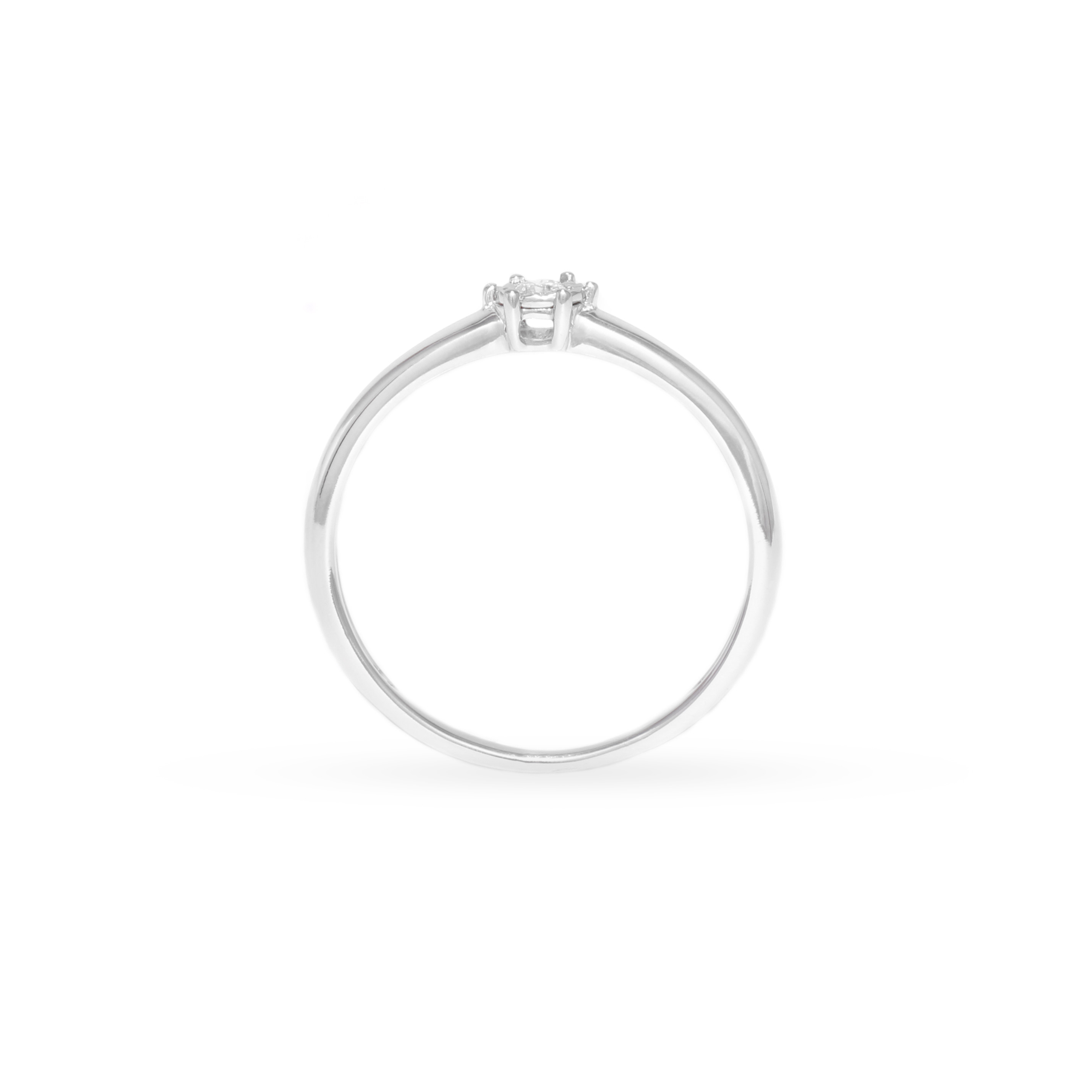 White gold diamond ring