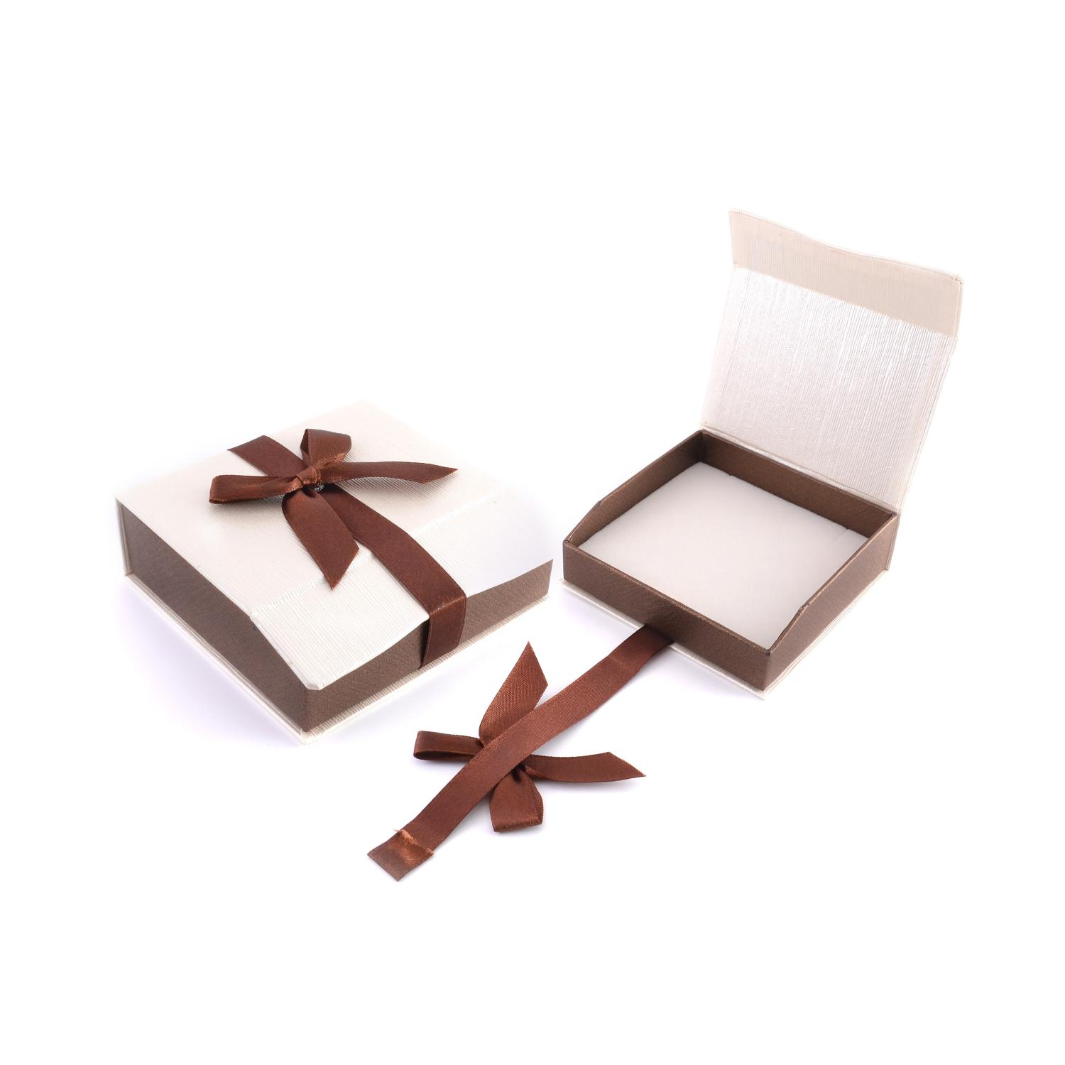 Подарочная коробка