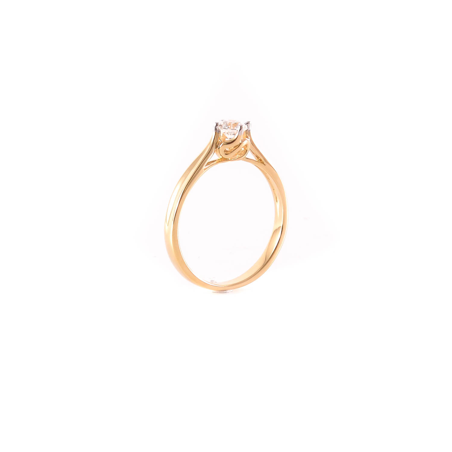 Gold diamond ring