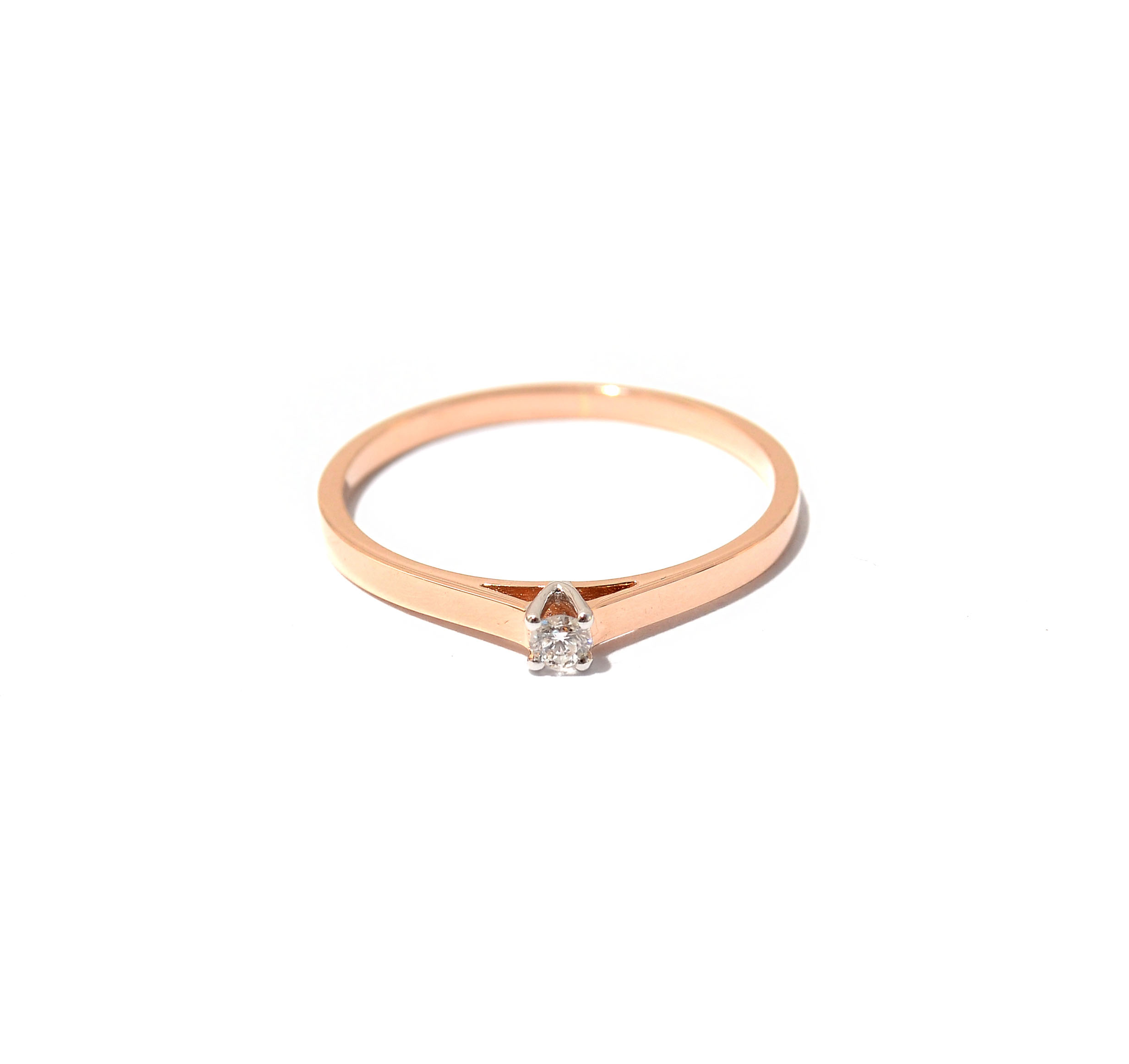 Gold diamond ring