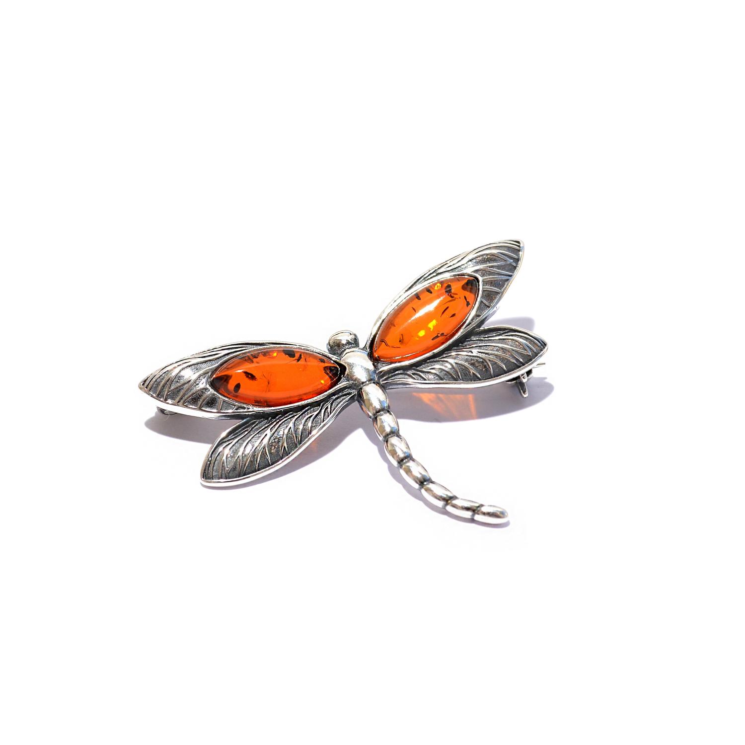 Серебряная брошь с янтарем
