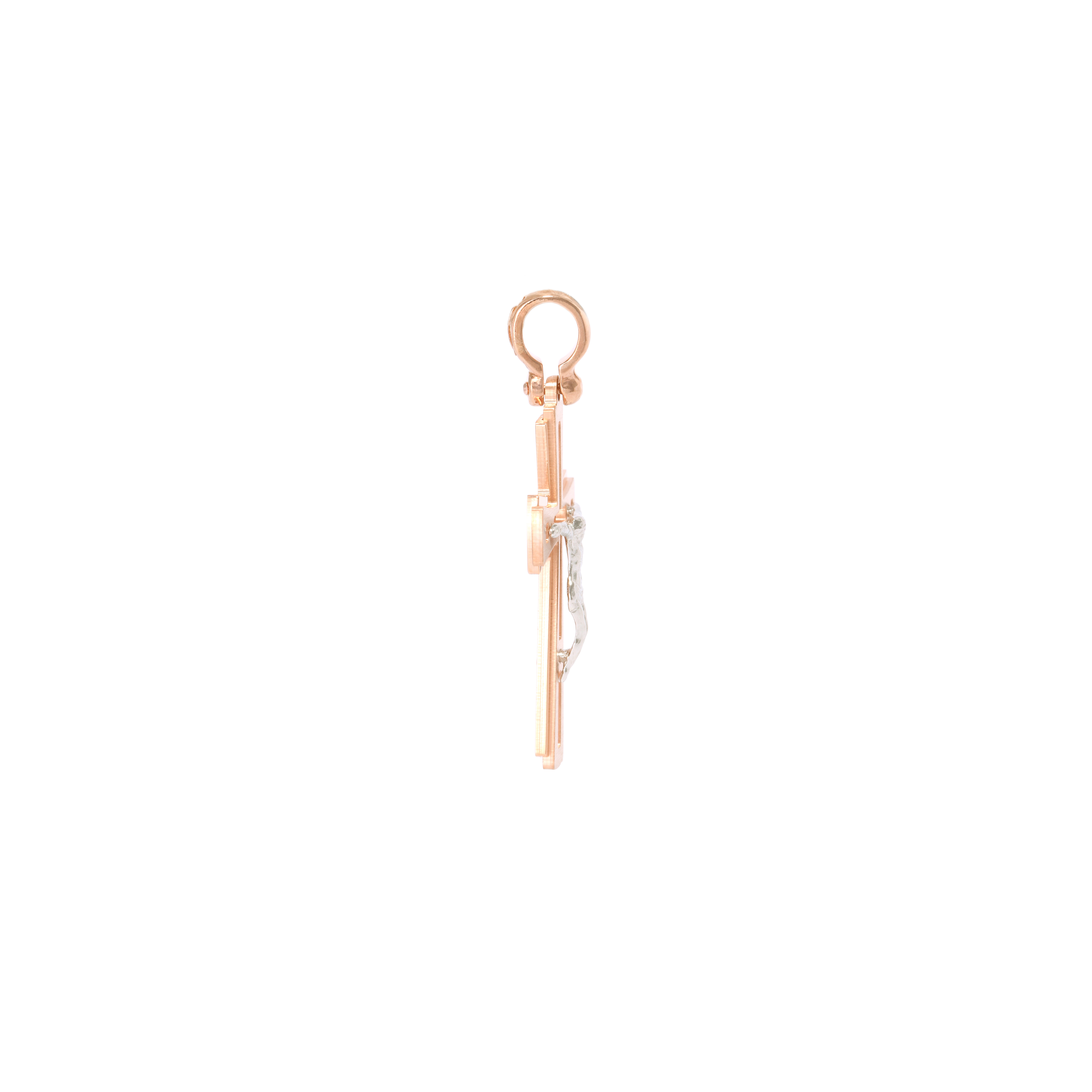 Gold pendant