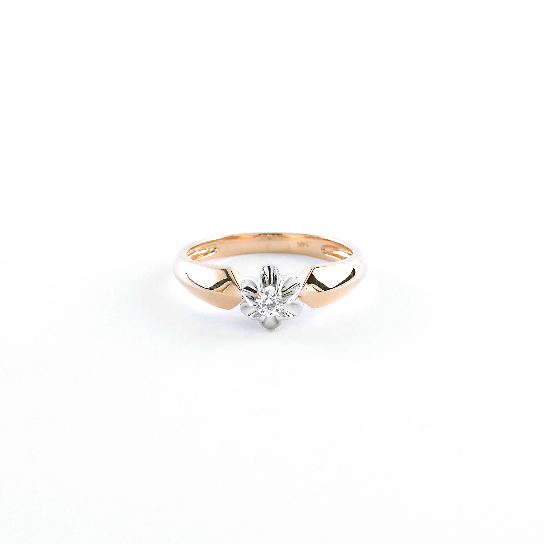 Gold diamond ring