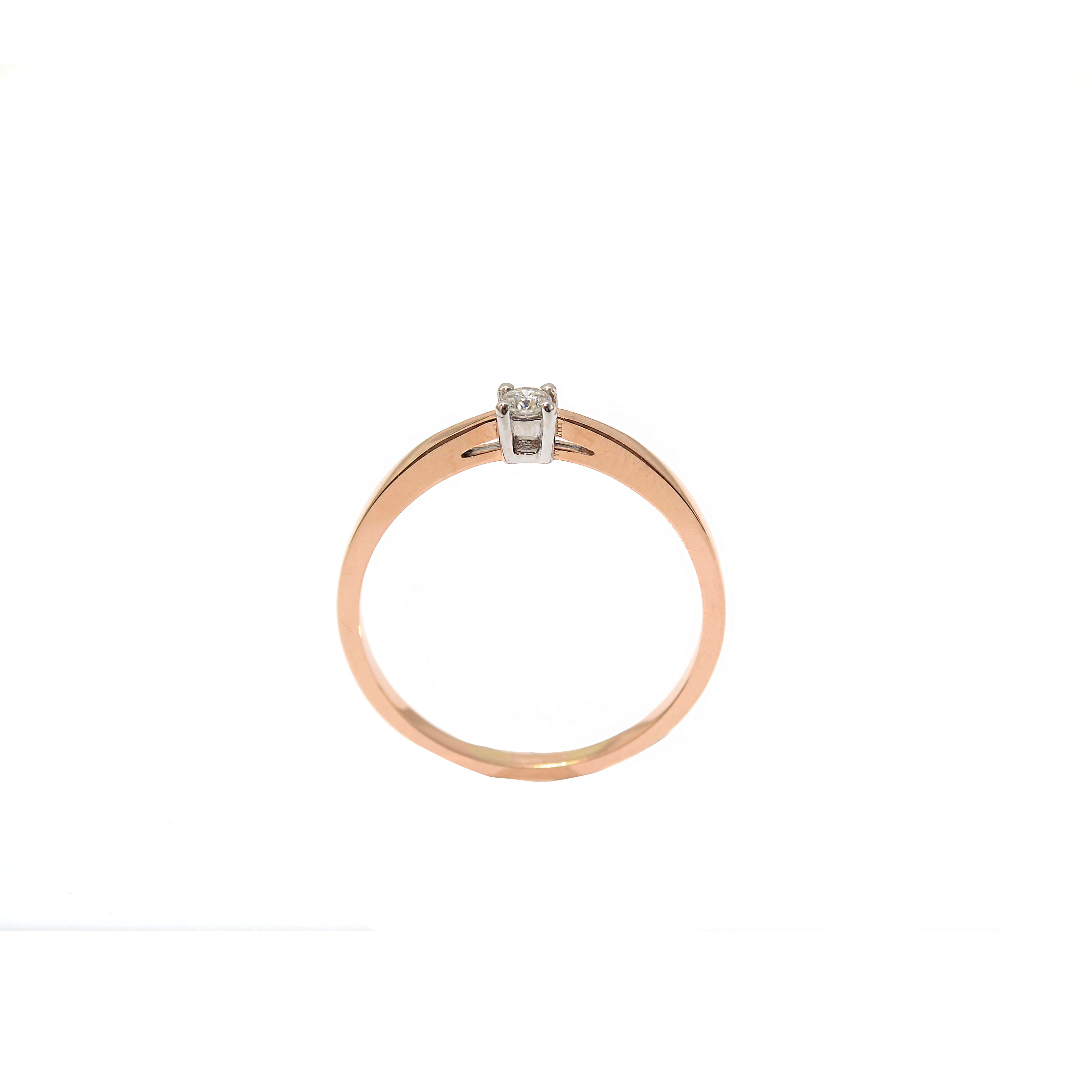 Gold diamond ring