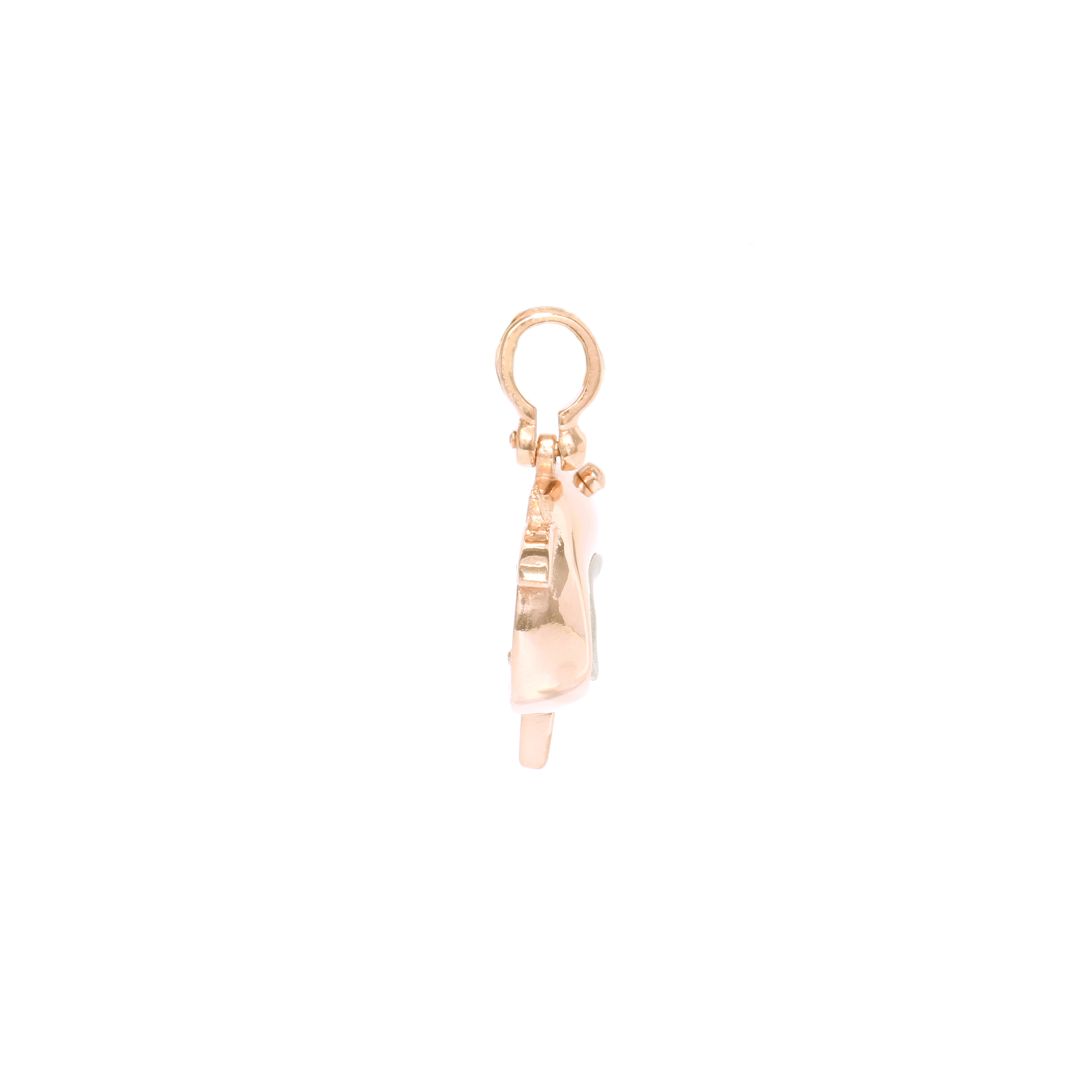 Gold pendant