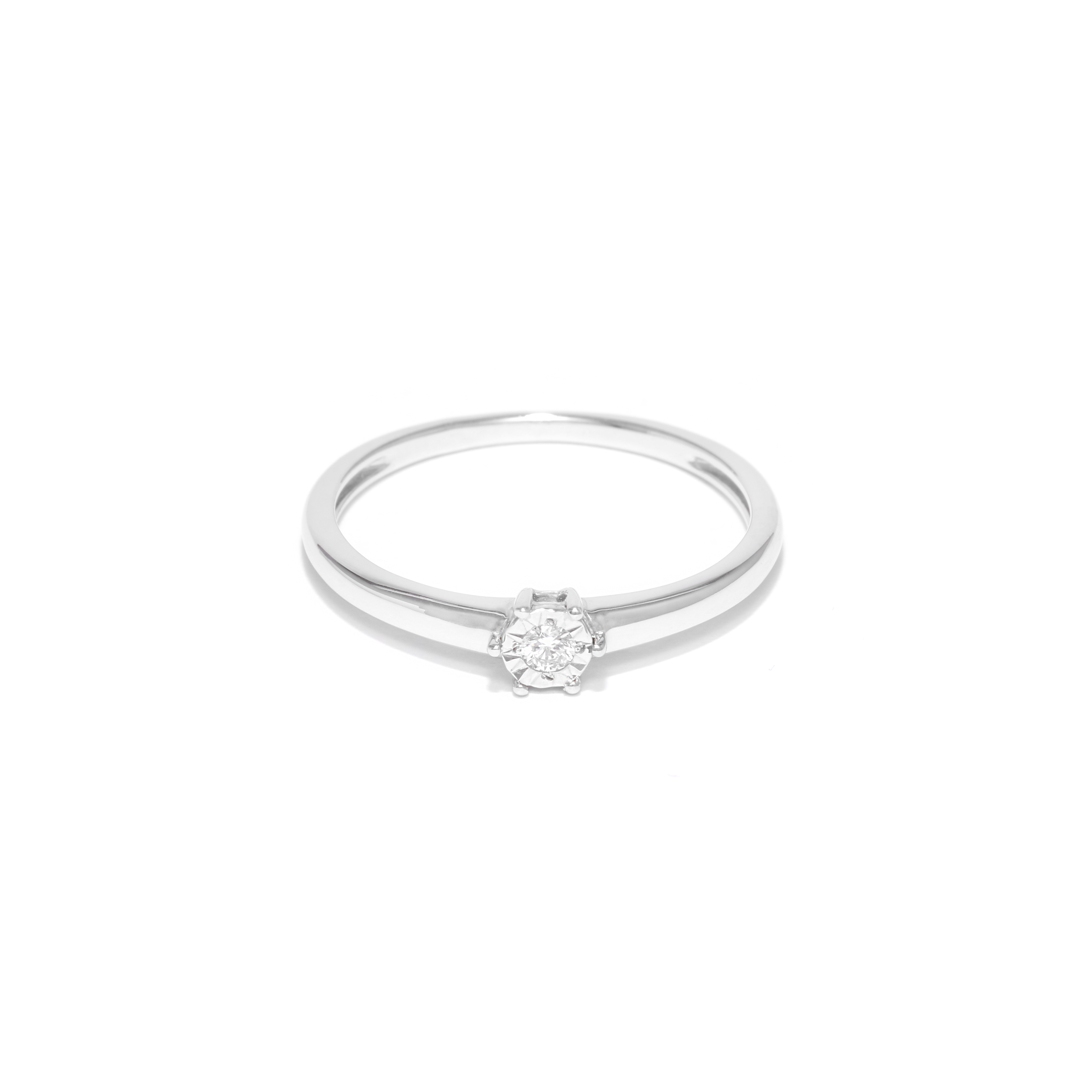 White gold diamond ring