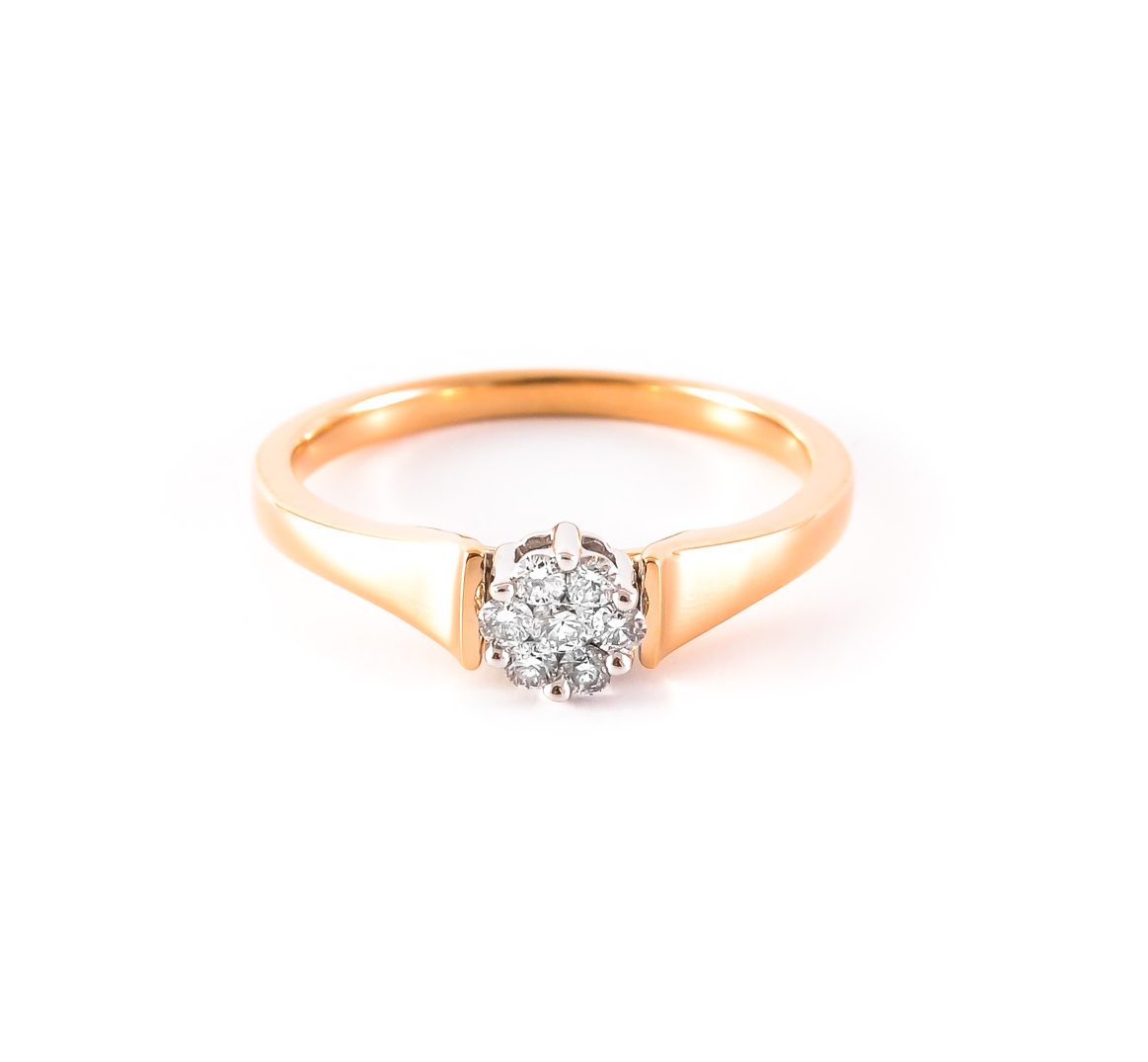 Gold ring with diamonds