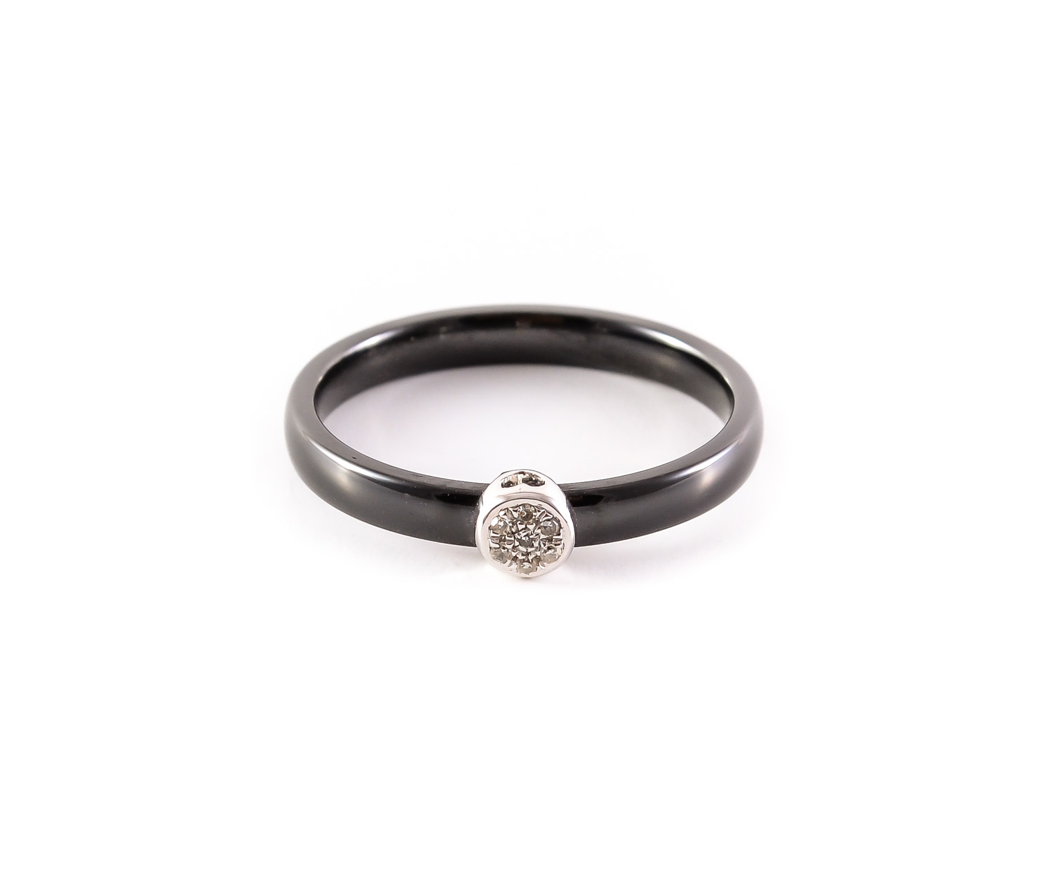 Ceramic ring with white gold and diamonds