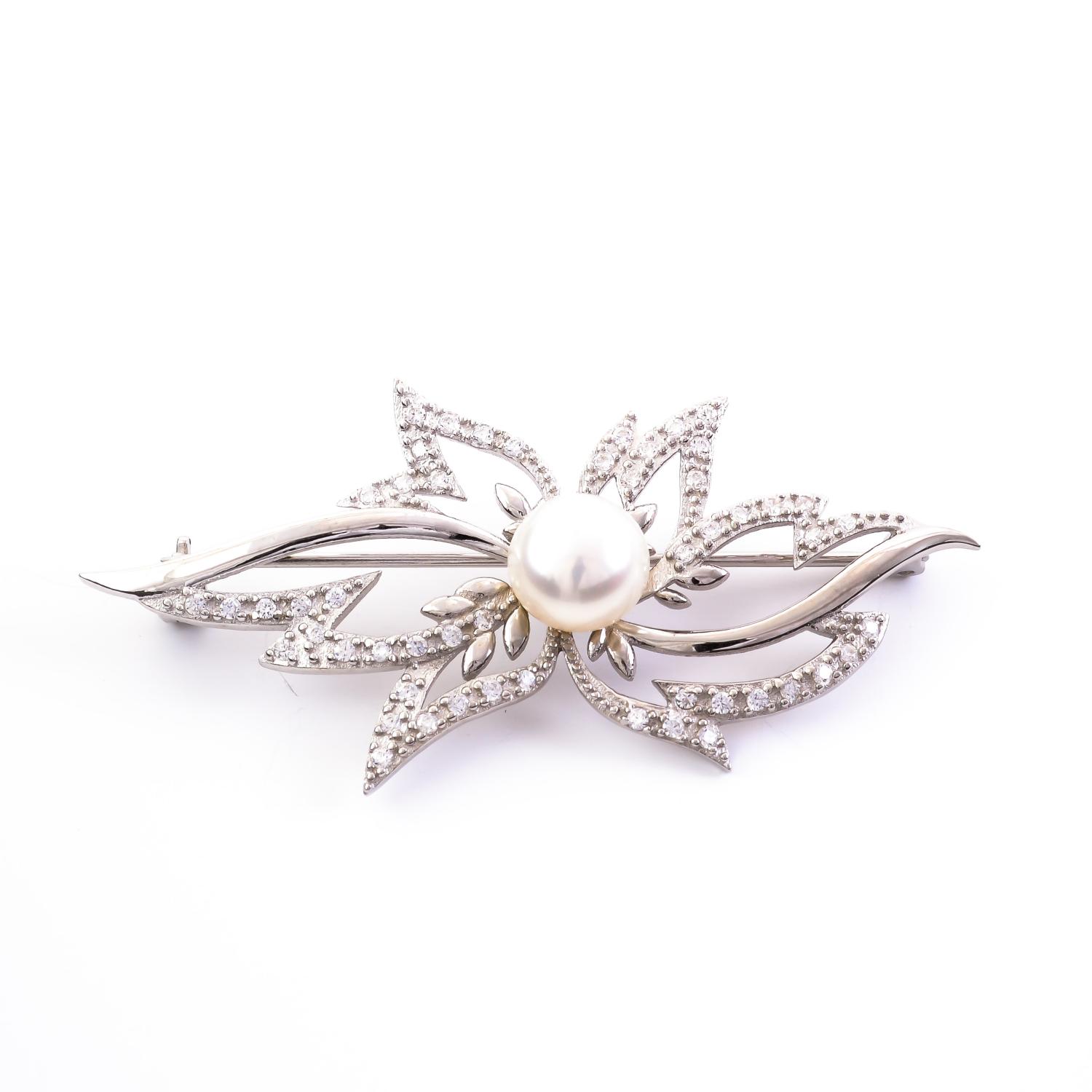 Серебряная брошь