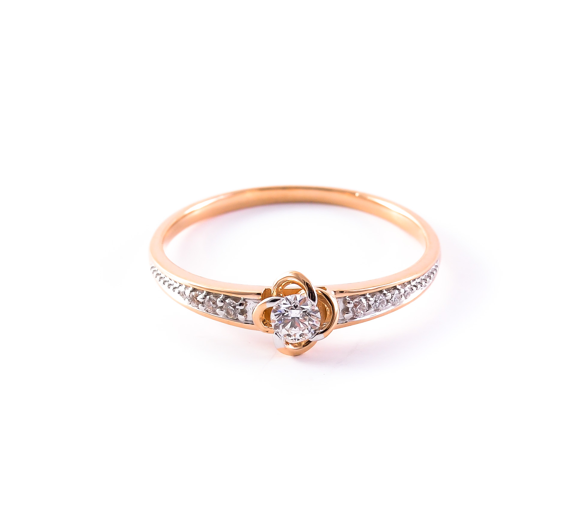 Gold ring with diamonds