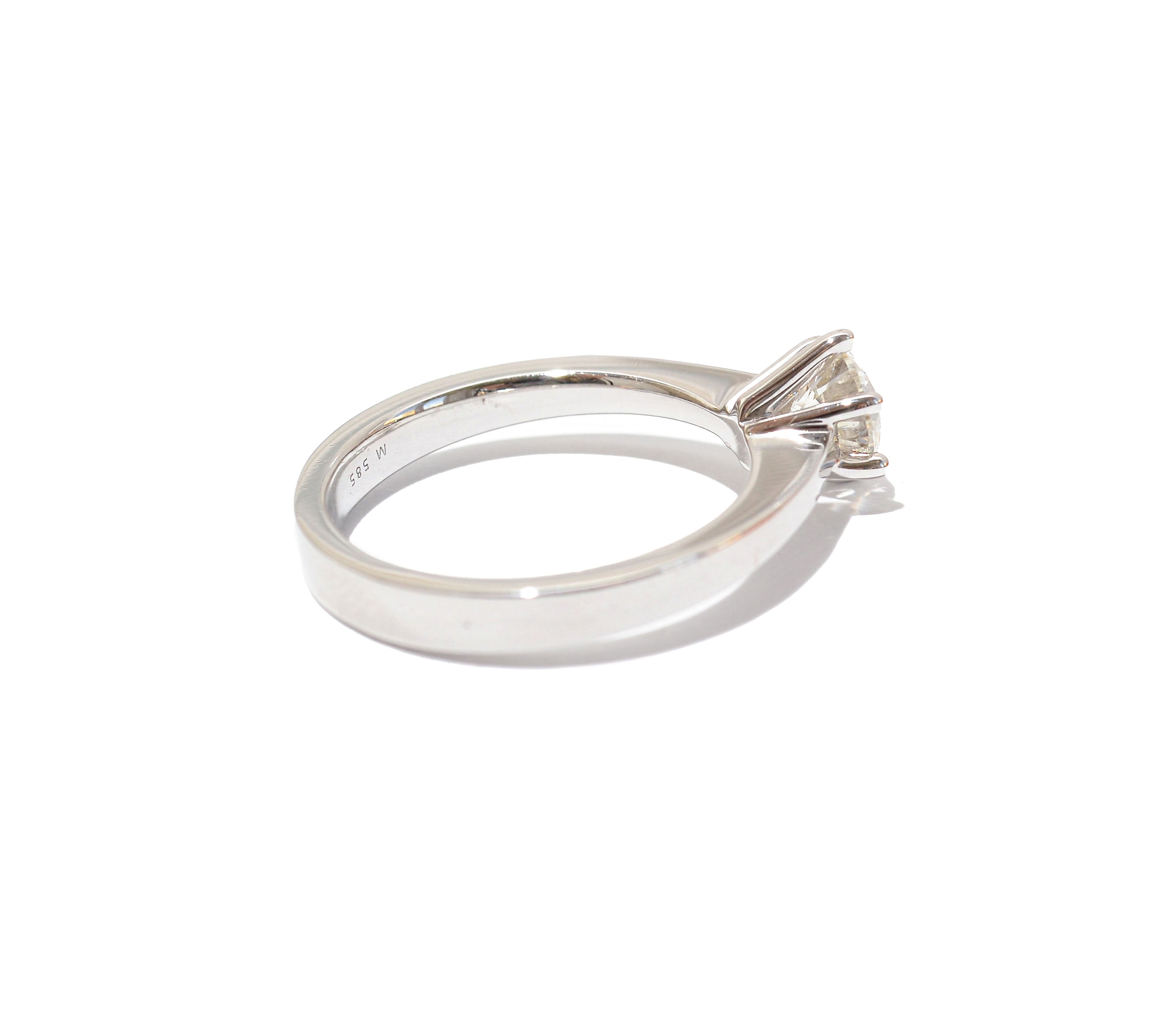 Gold ring