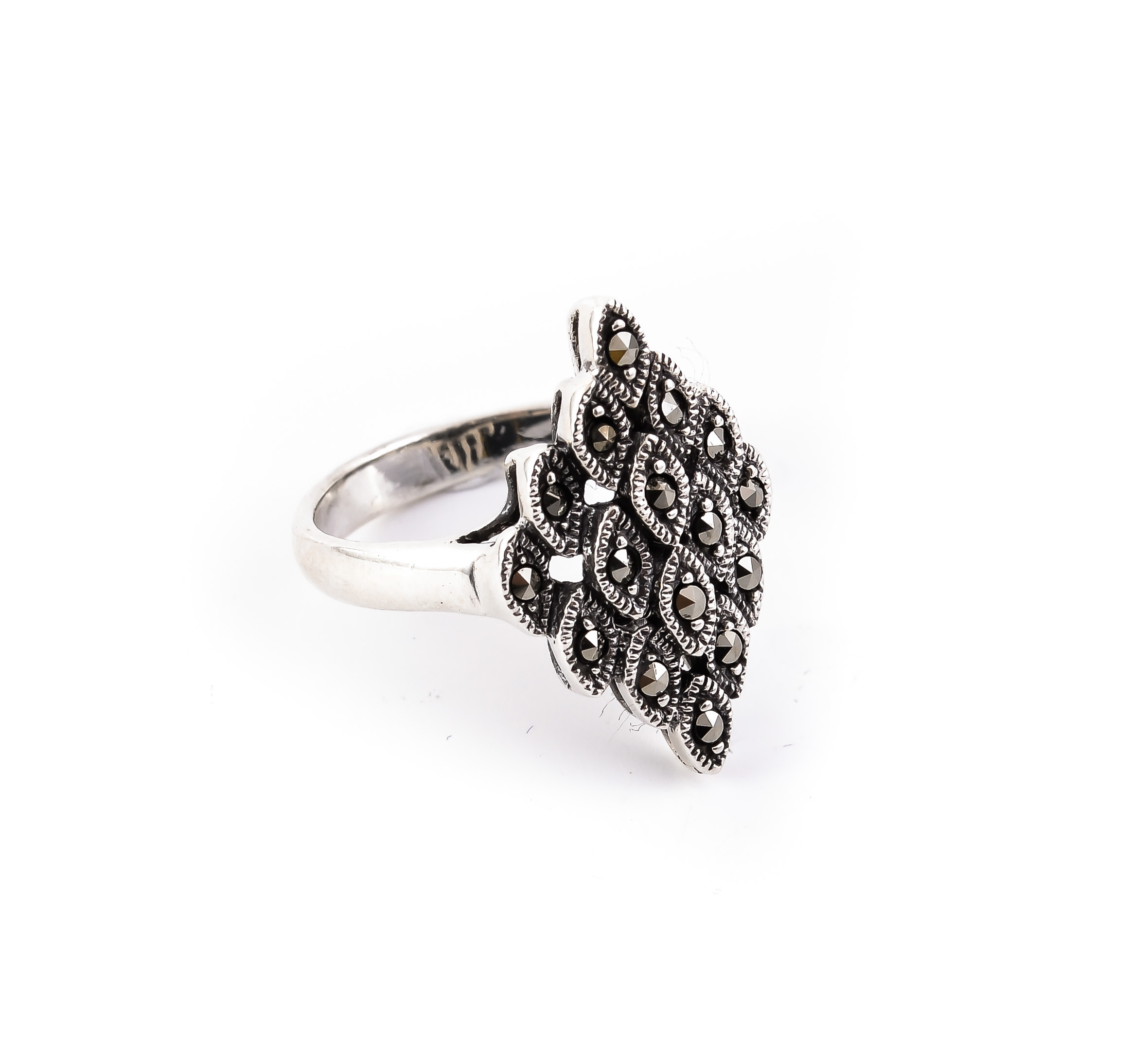 Серебряное кольцо