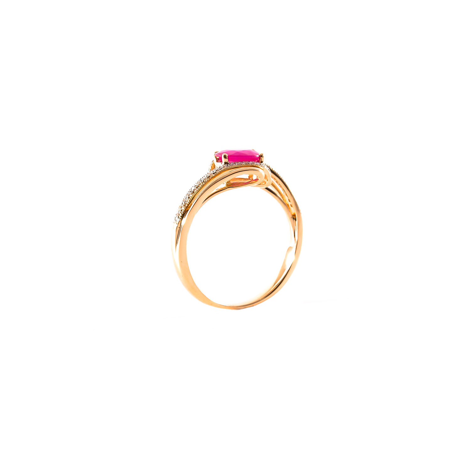 Gold ring with ruby and diamonds