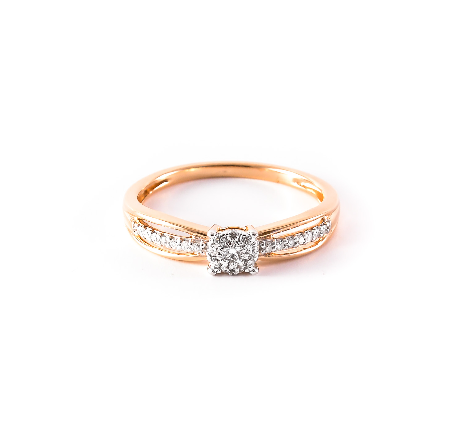Gold ring with diamonds